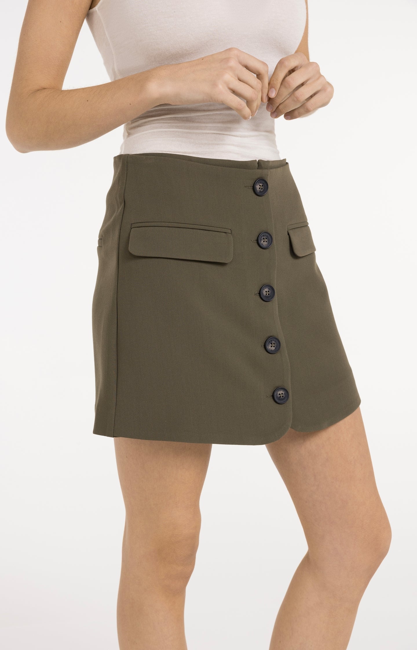 Woven skort with pockets and buttons