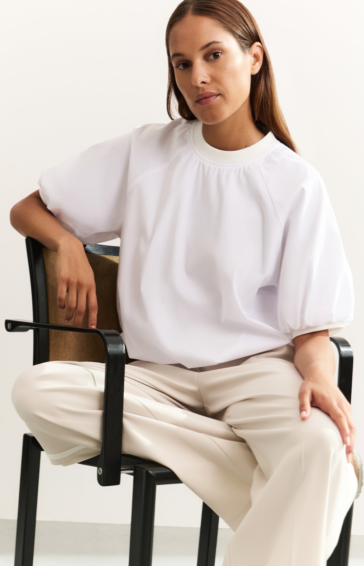 Woven T-shirt with puff sleeves - Type: lookbook