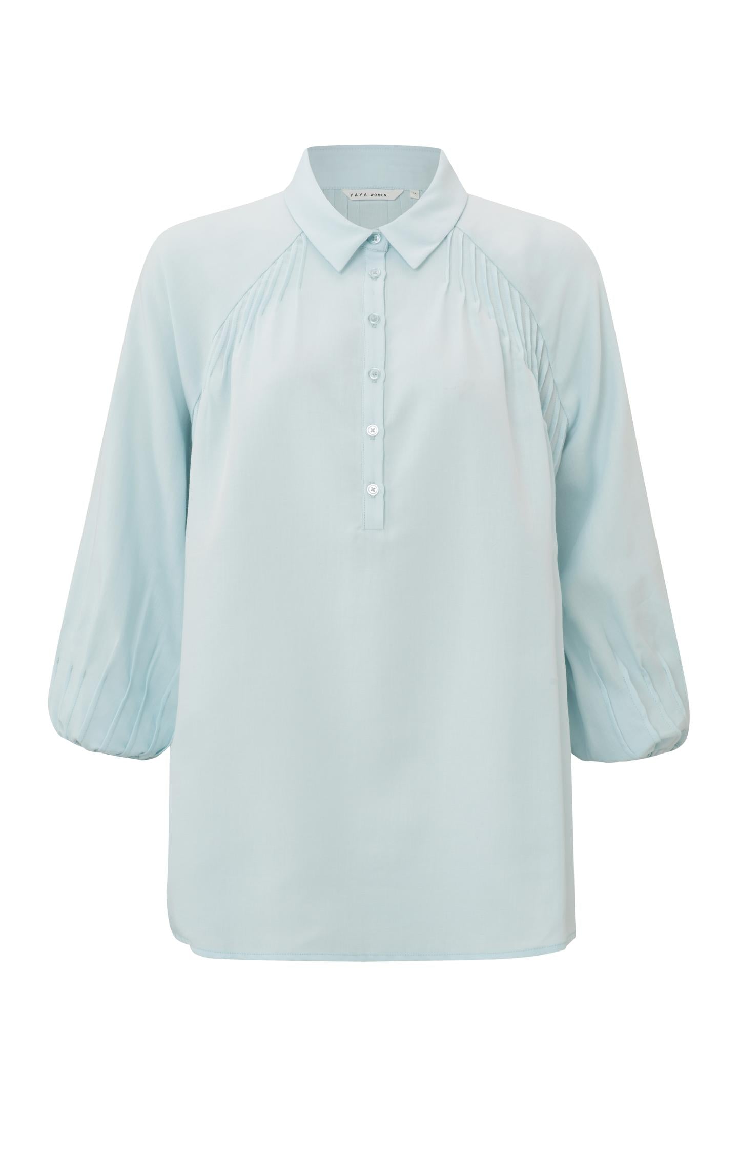 Woven top with collar, 7/8 raglan sleeves and pleated detail - Type: product