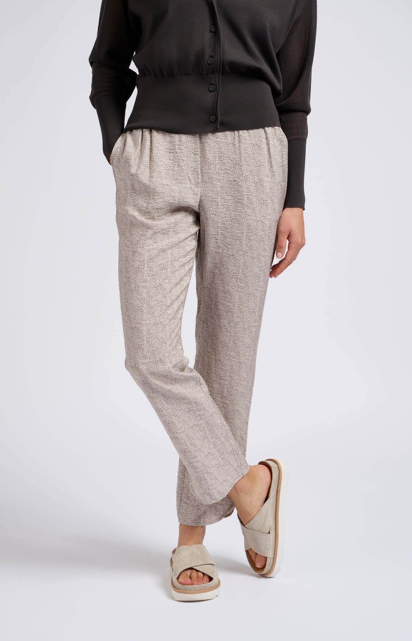 Woven trousers with elastic waist and animal print - Type: lookbook