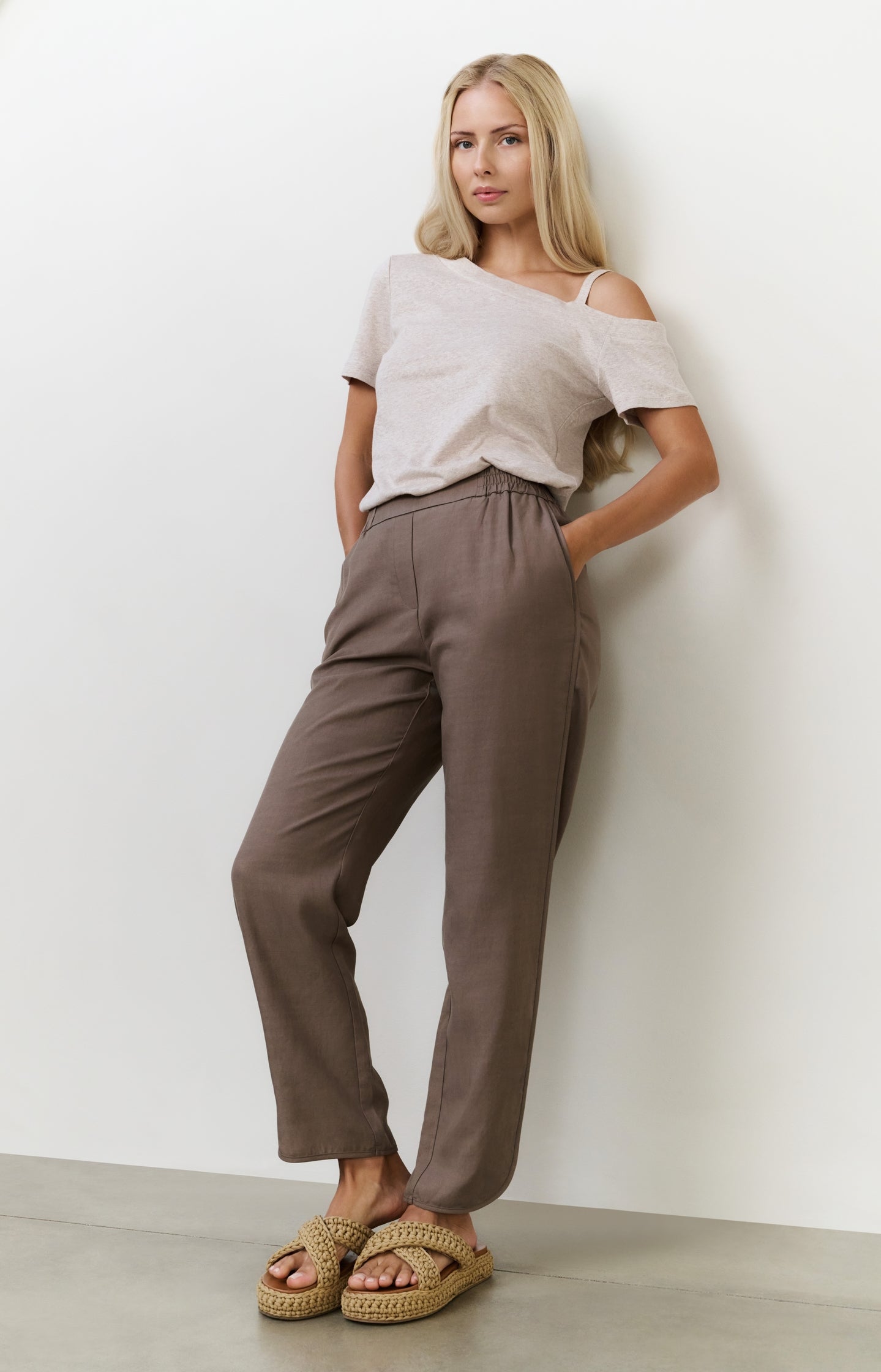 Woven trousers with elastic waistband and curved hem - Type: lookbook