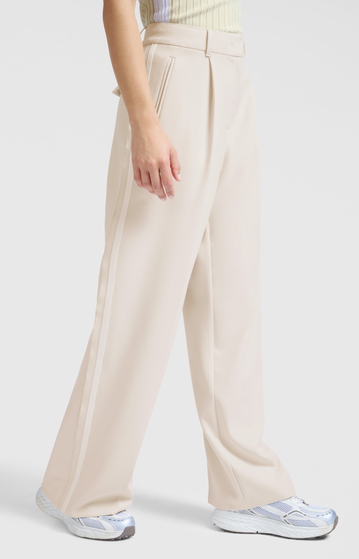 Woven trousers with stripe