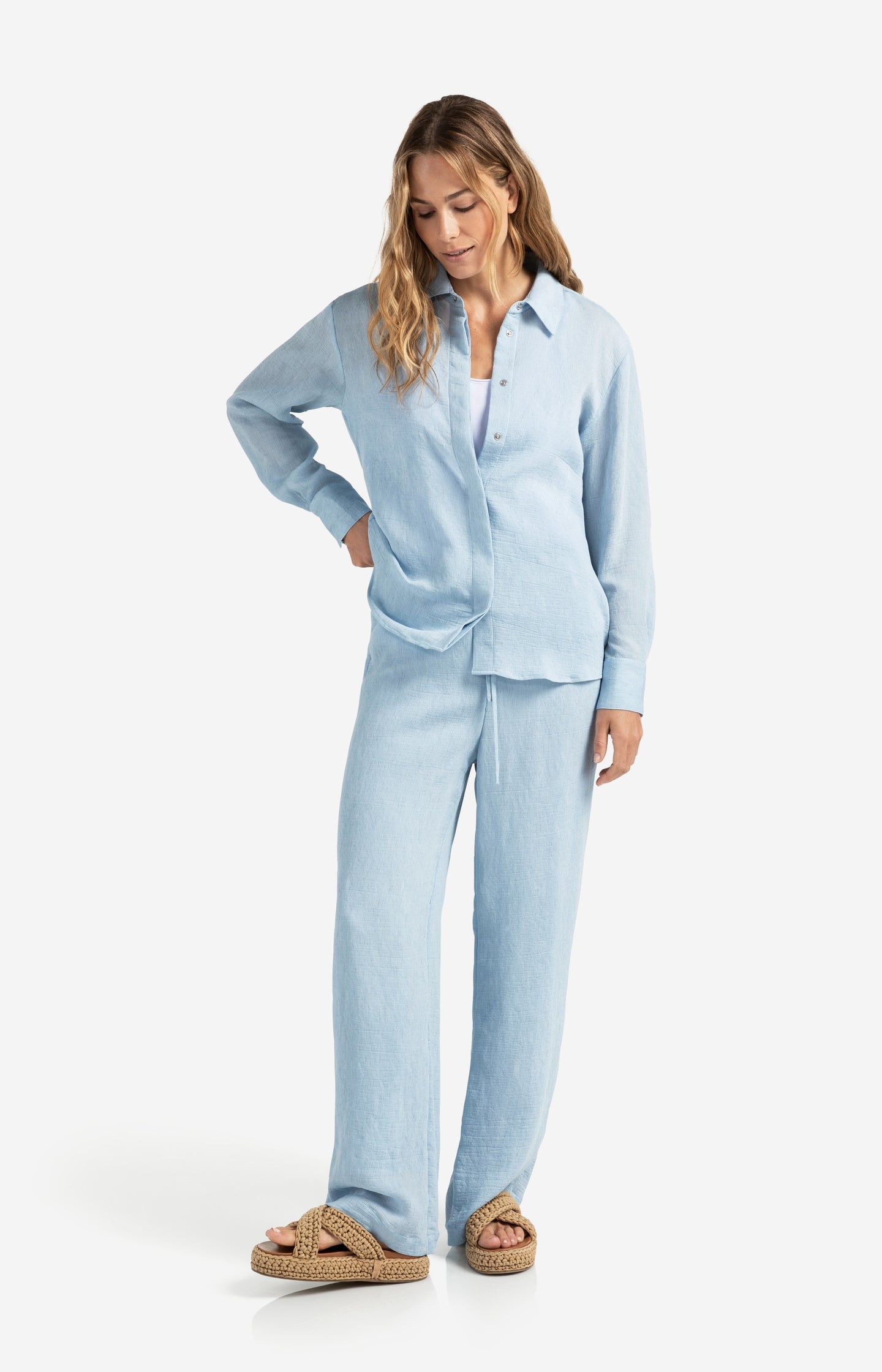Woven trousers with wide legs and elastic waistband