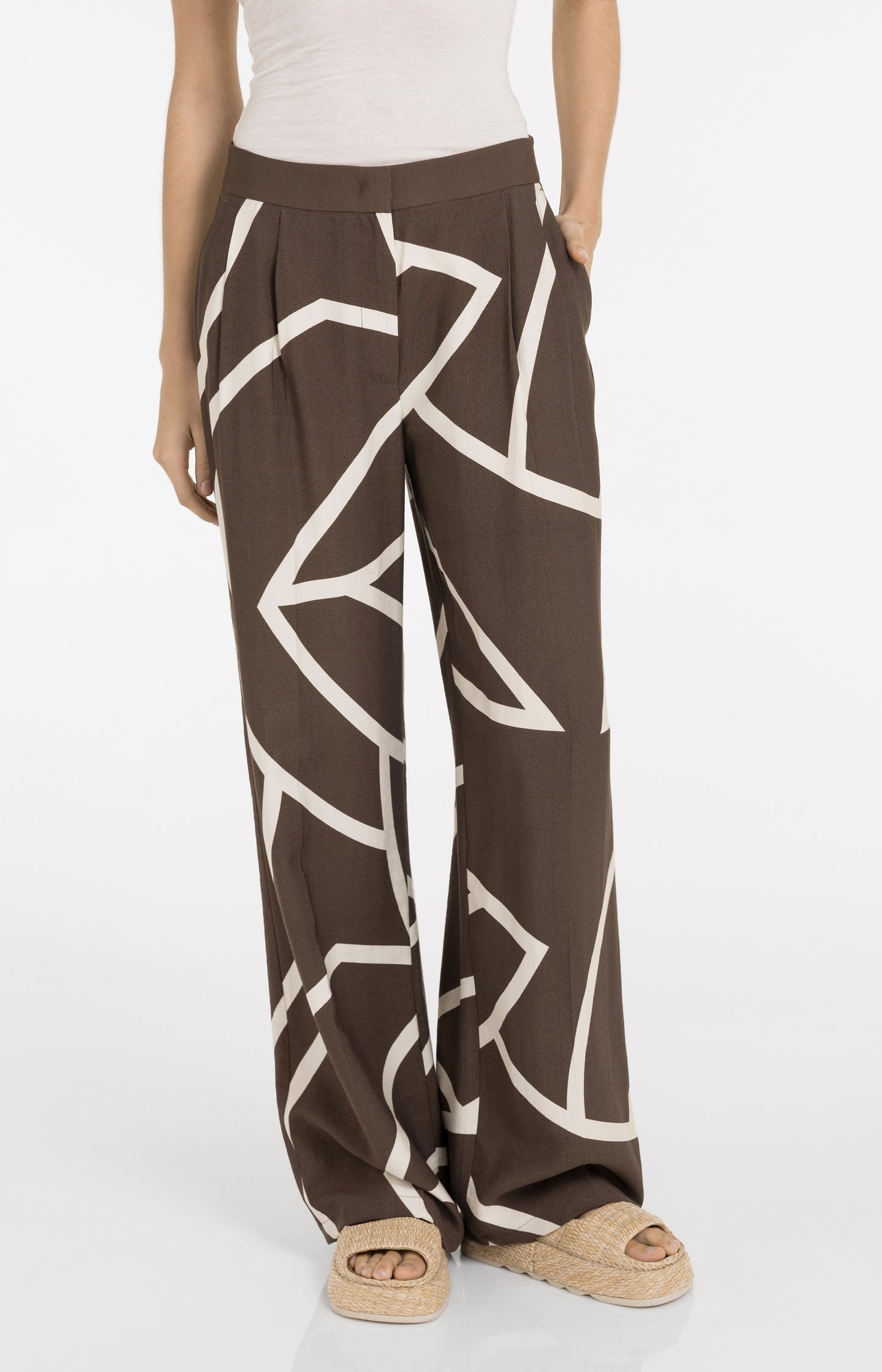 Woven trousers with wide legs and print