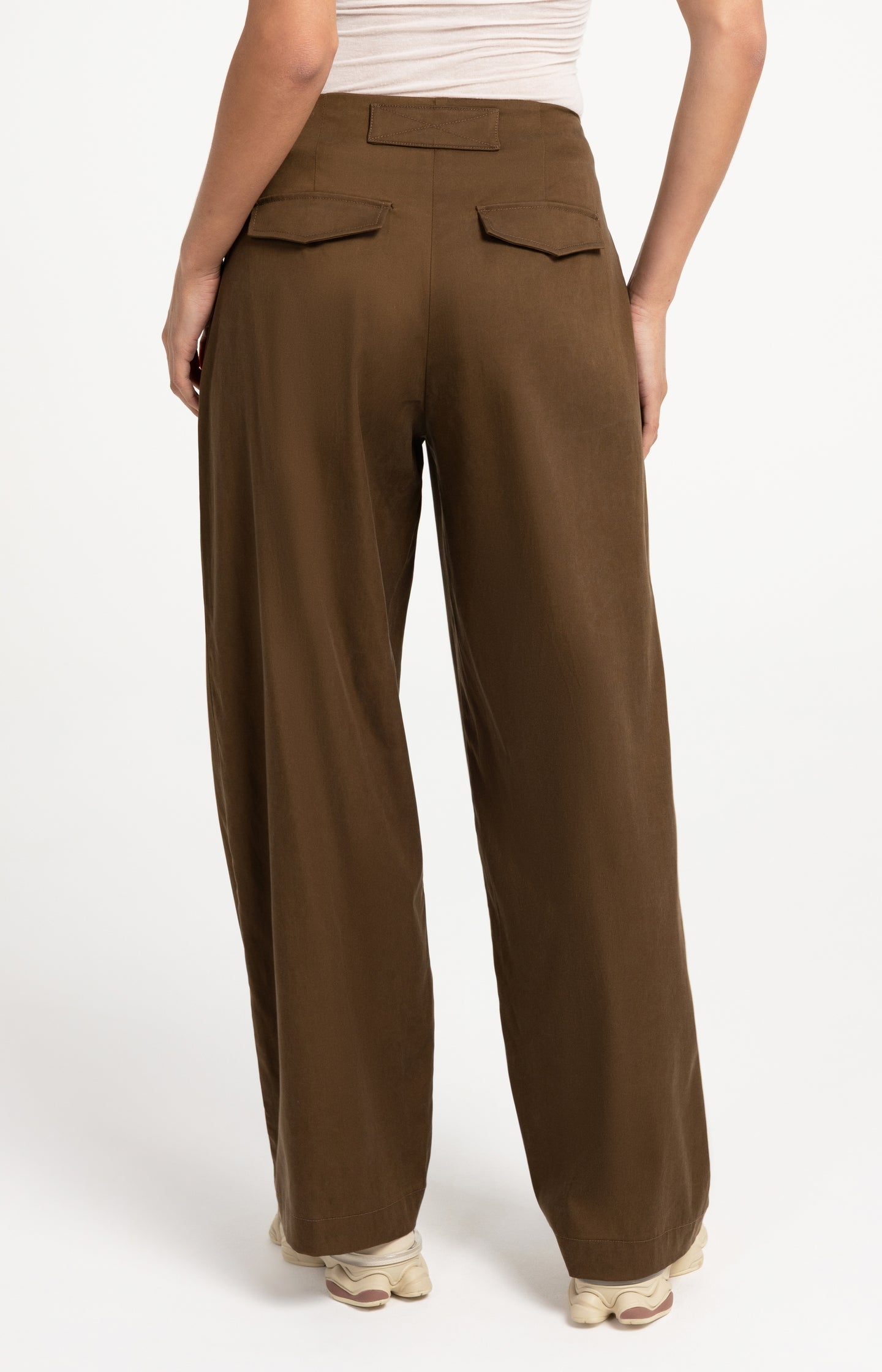 Woven wide-leg trousers with pleat detail