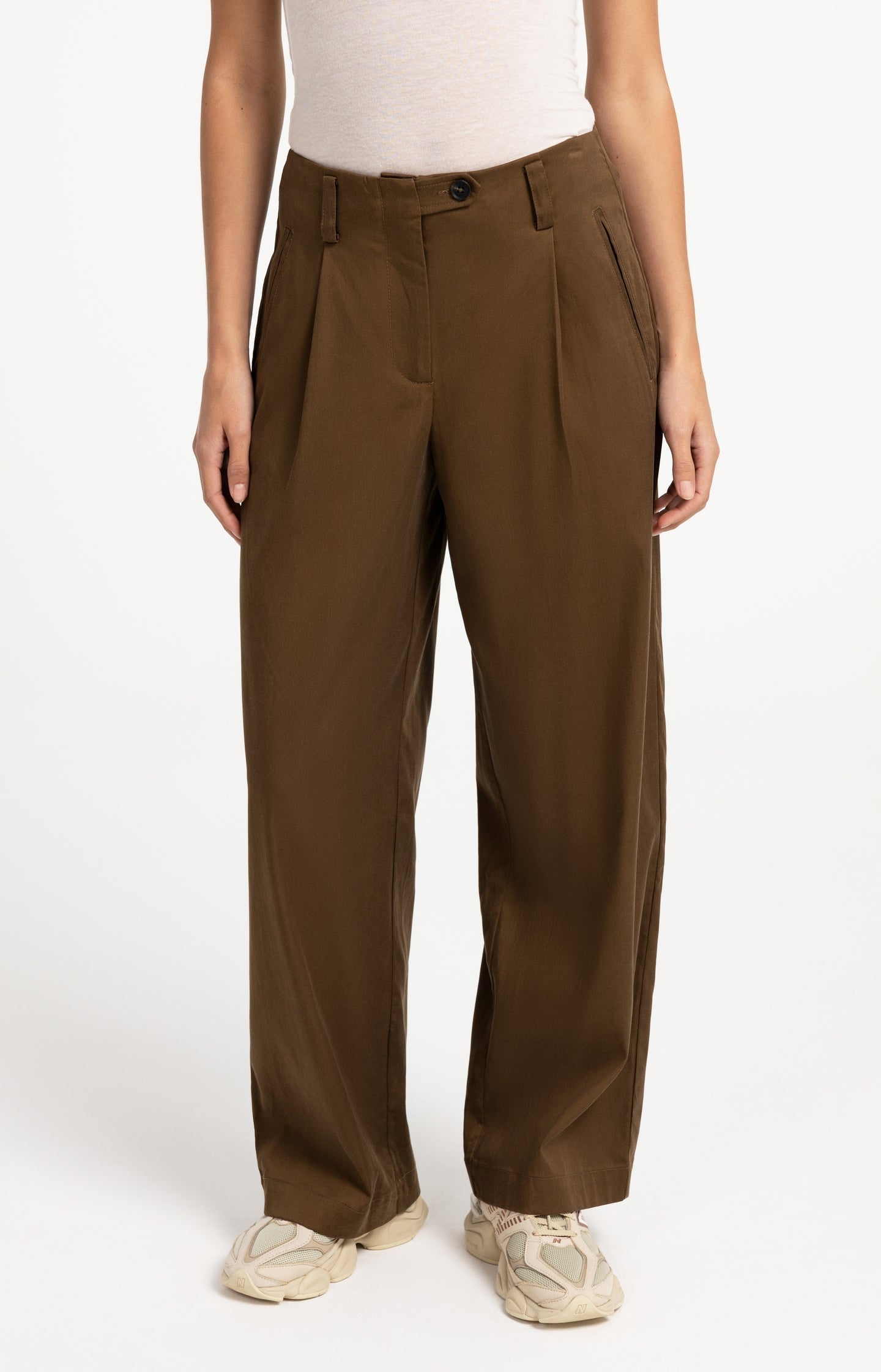 Woven wide-leg trousers with pleat detail