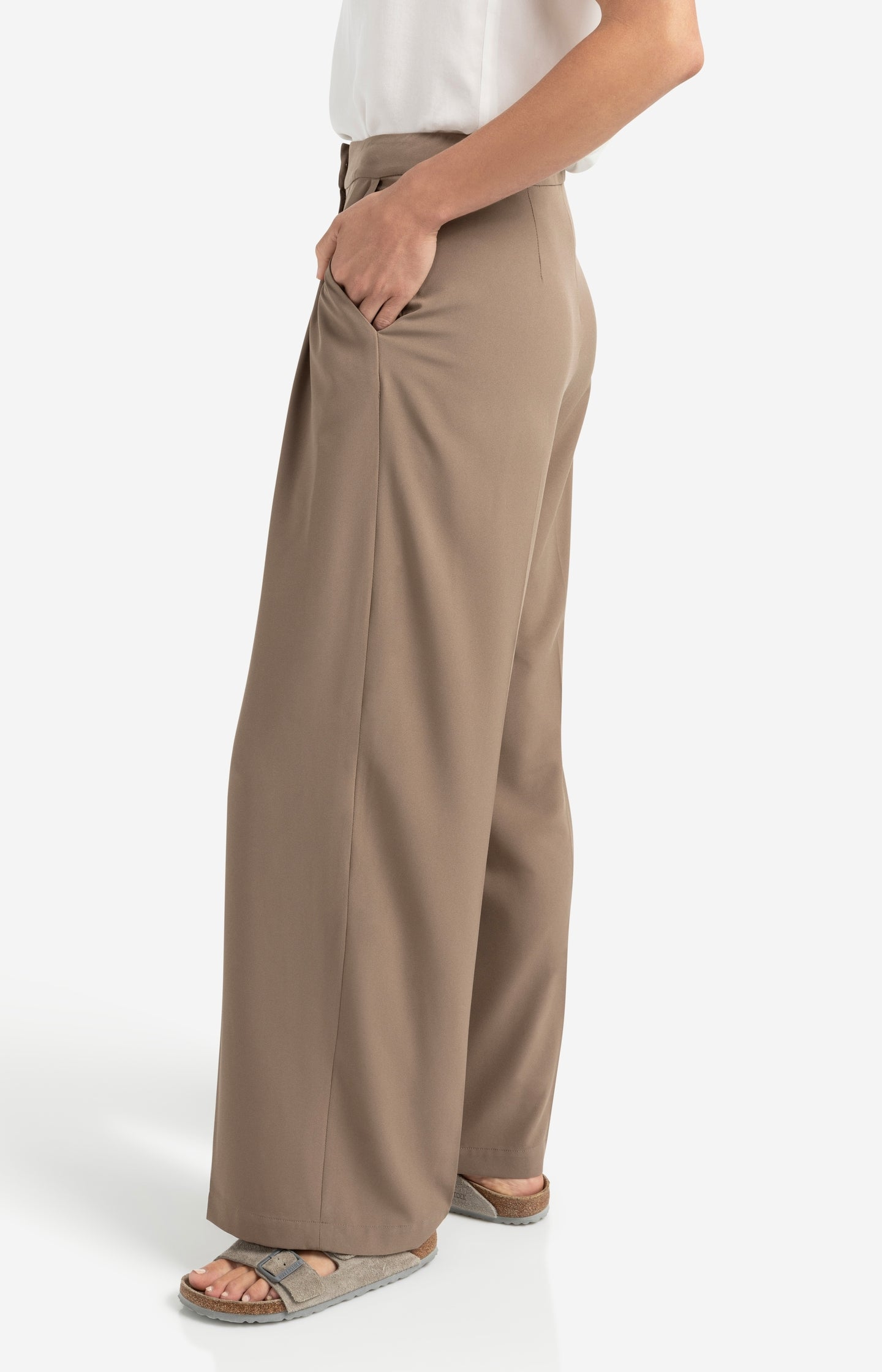 Woven wide-leg trousers with pleat details