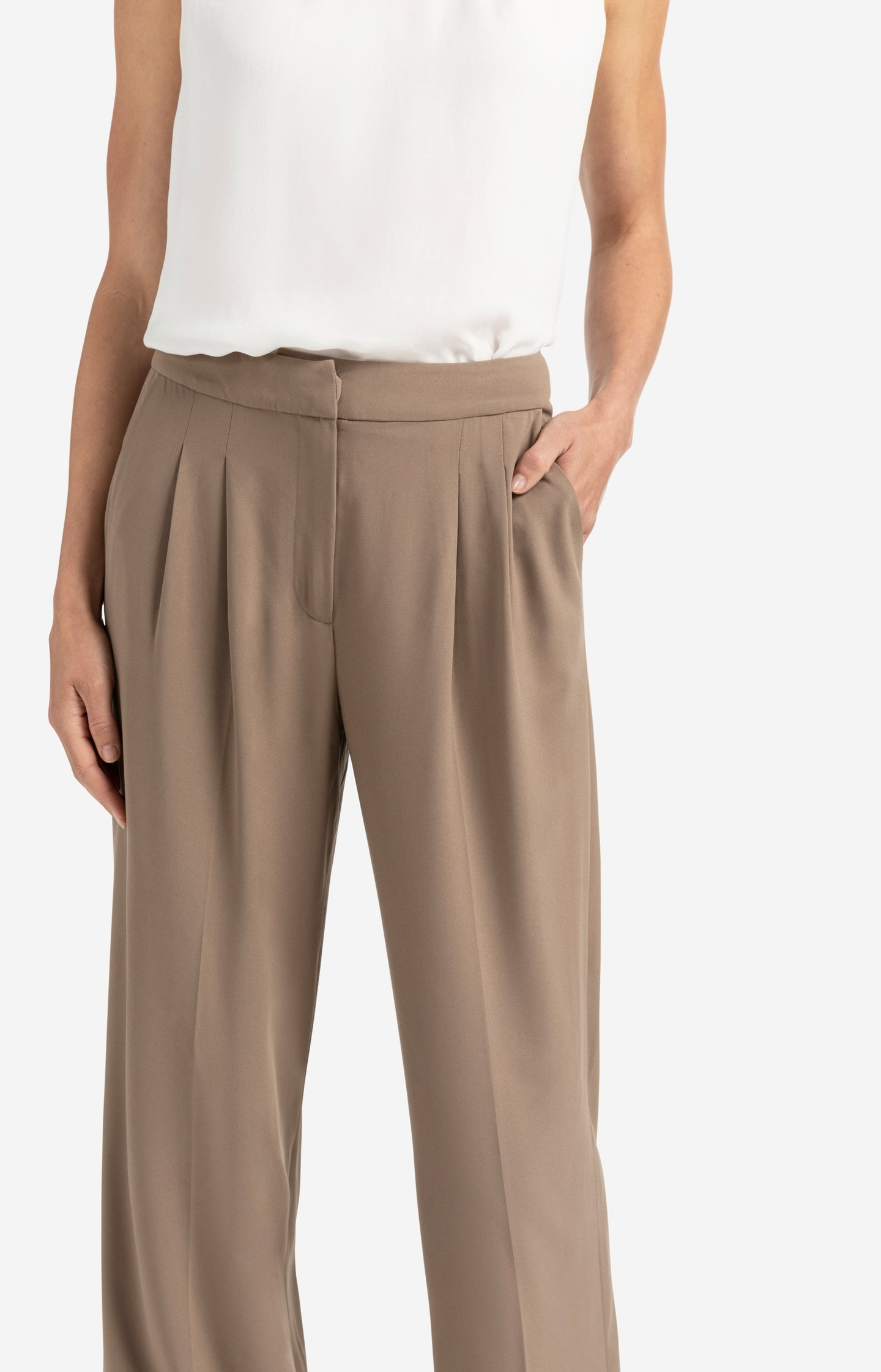 Woven wide-leg trousers with pleat details