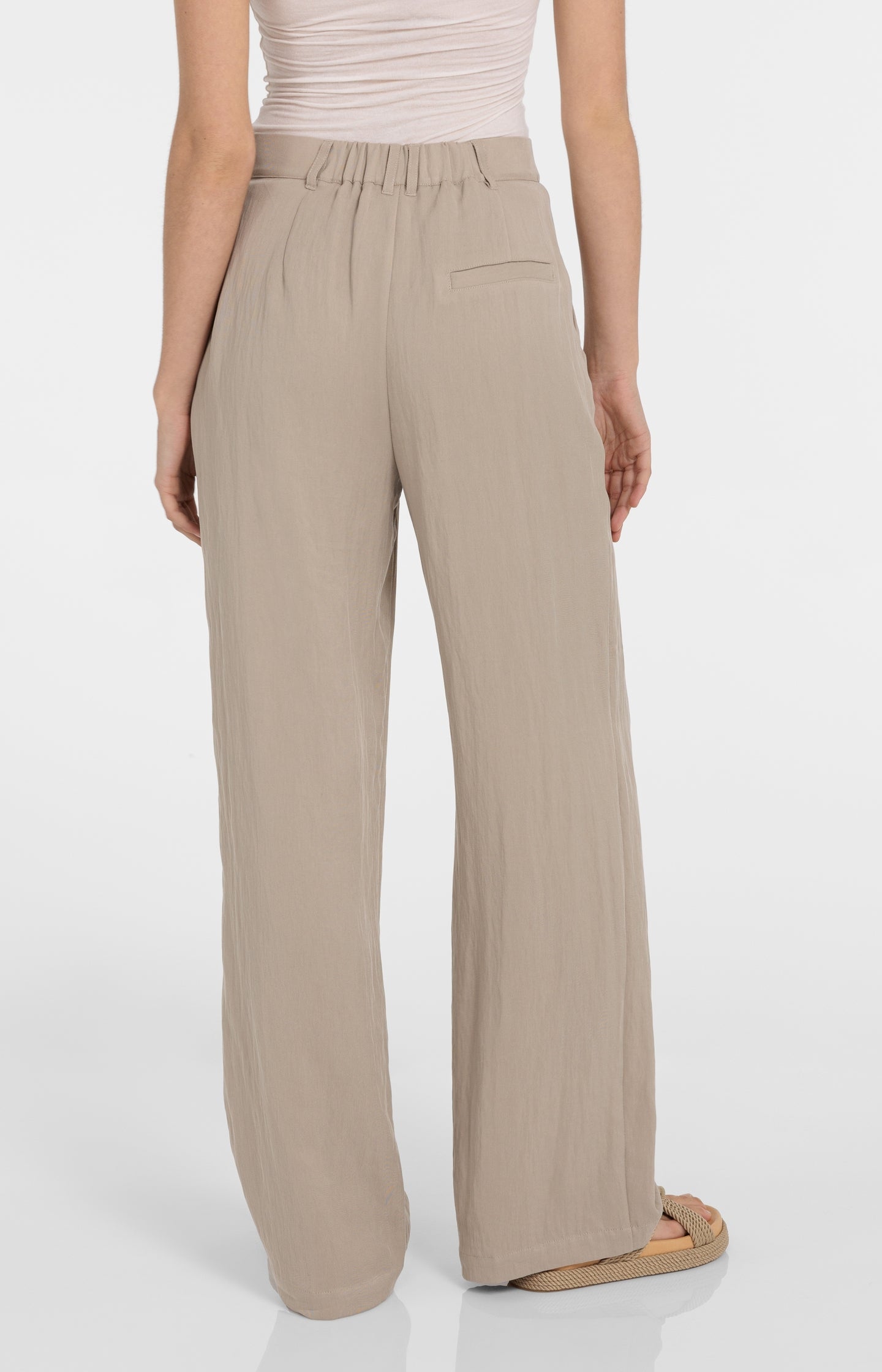Woven wide leg trousers with pleats (L32)