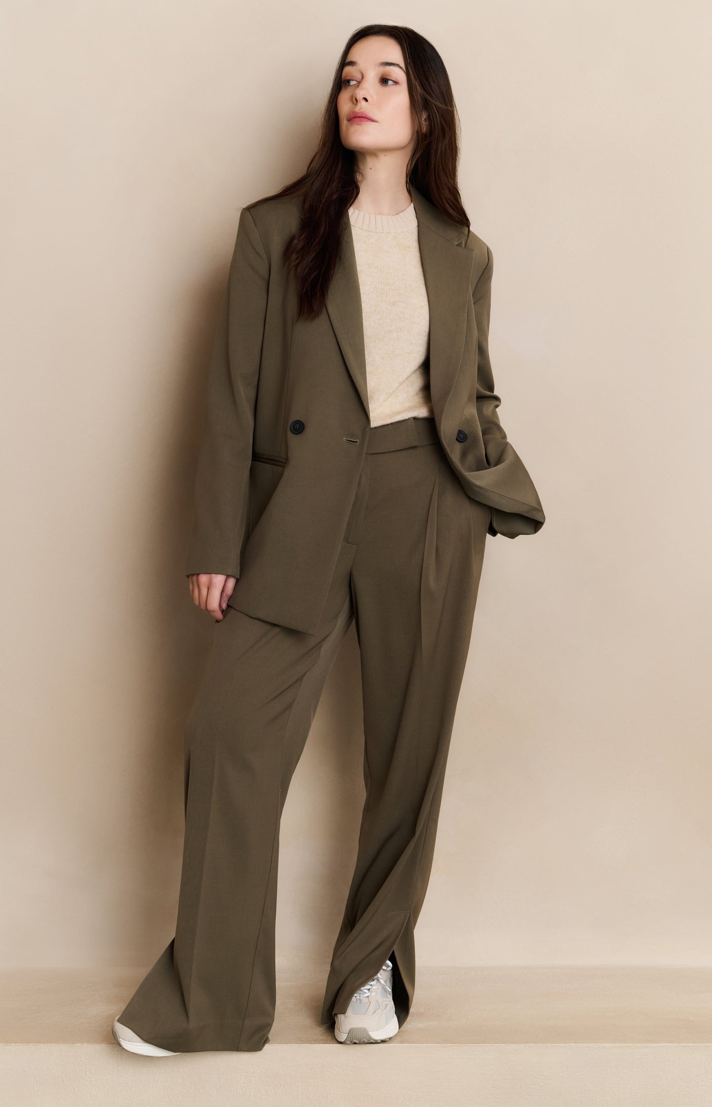Woven wide leg trousers with pocket detail and slit