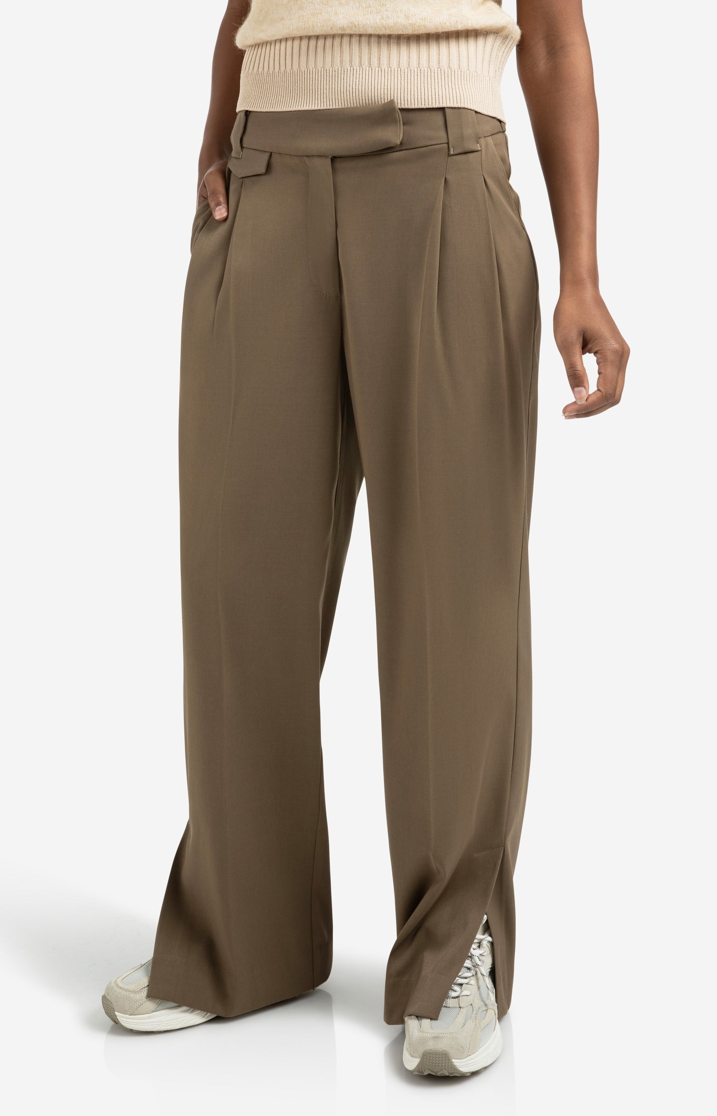 Woven wide leg trousers with pocket detail and slit