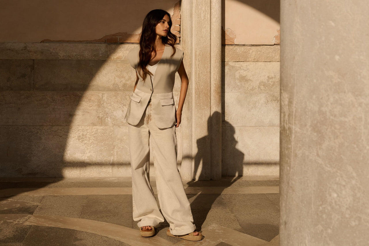 How to Style High-Waisted Trousers: Styling Tips & Outfits How to Style High-Waisted Trousers: Styling Tips & Outfits