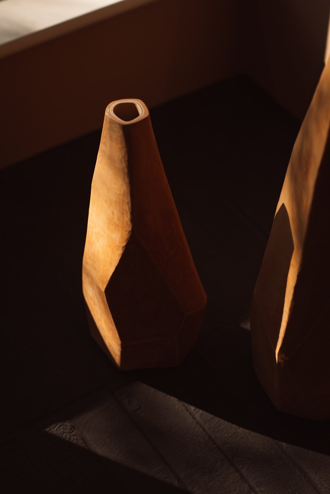 Kleine Glasvase mit matter Oberfläche