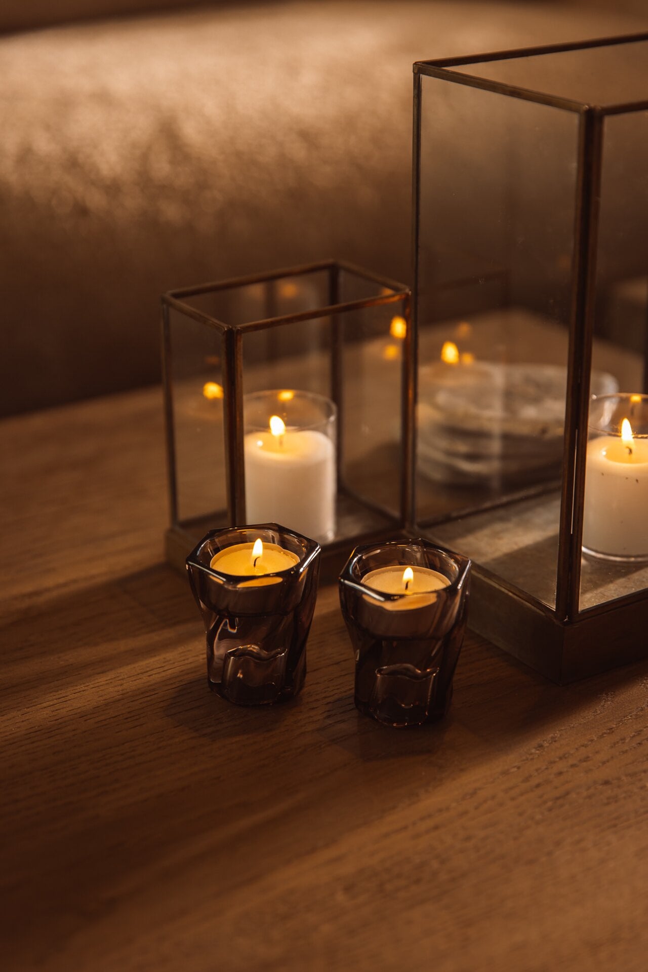 Glazen kandelaar met gedraaid design