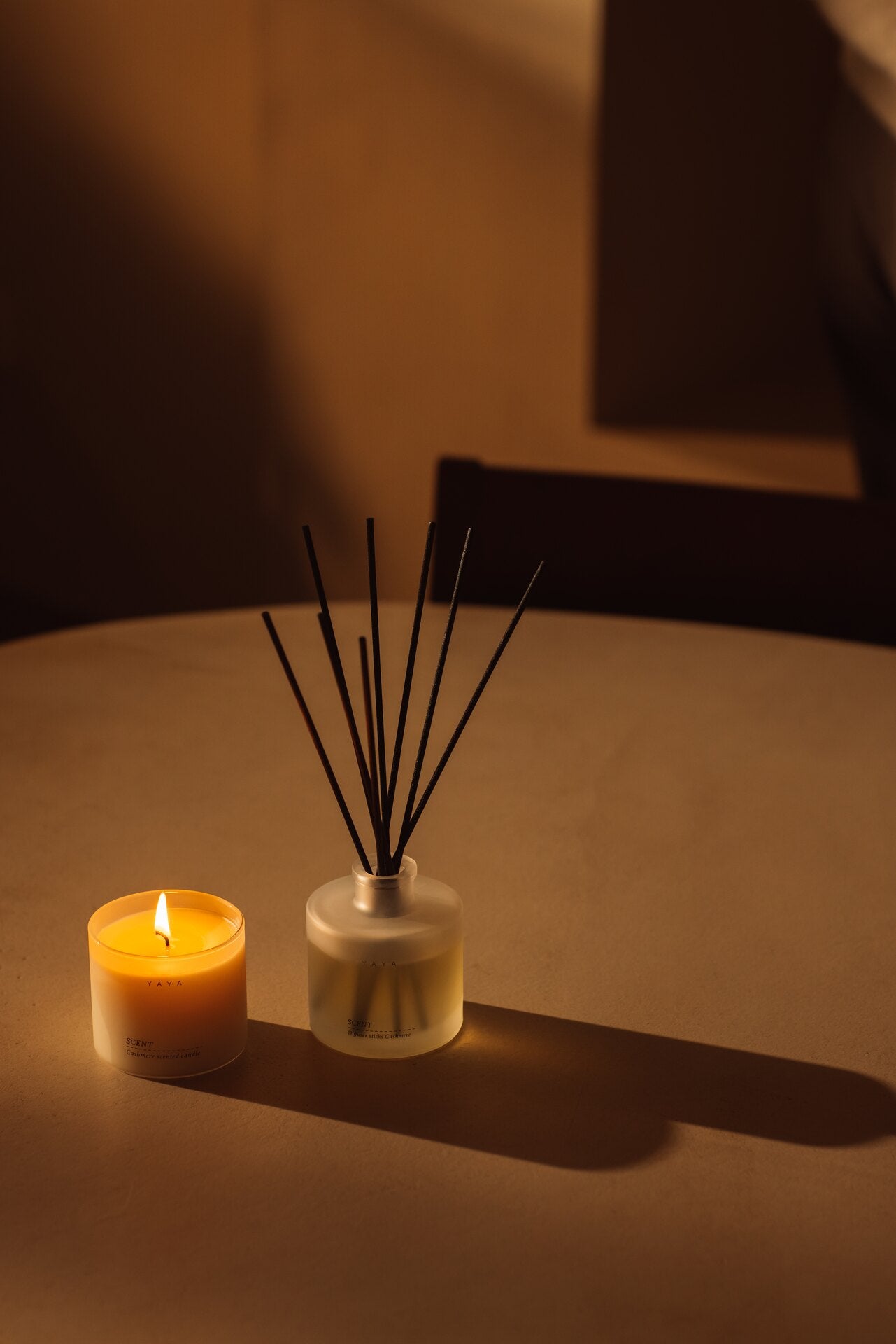 Diffuser sticks with cashmere scent
