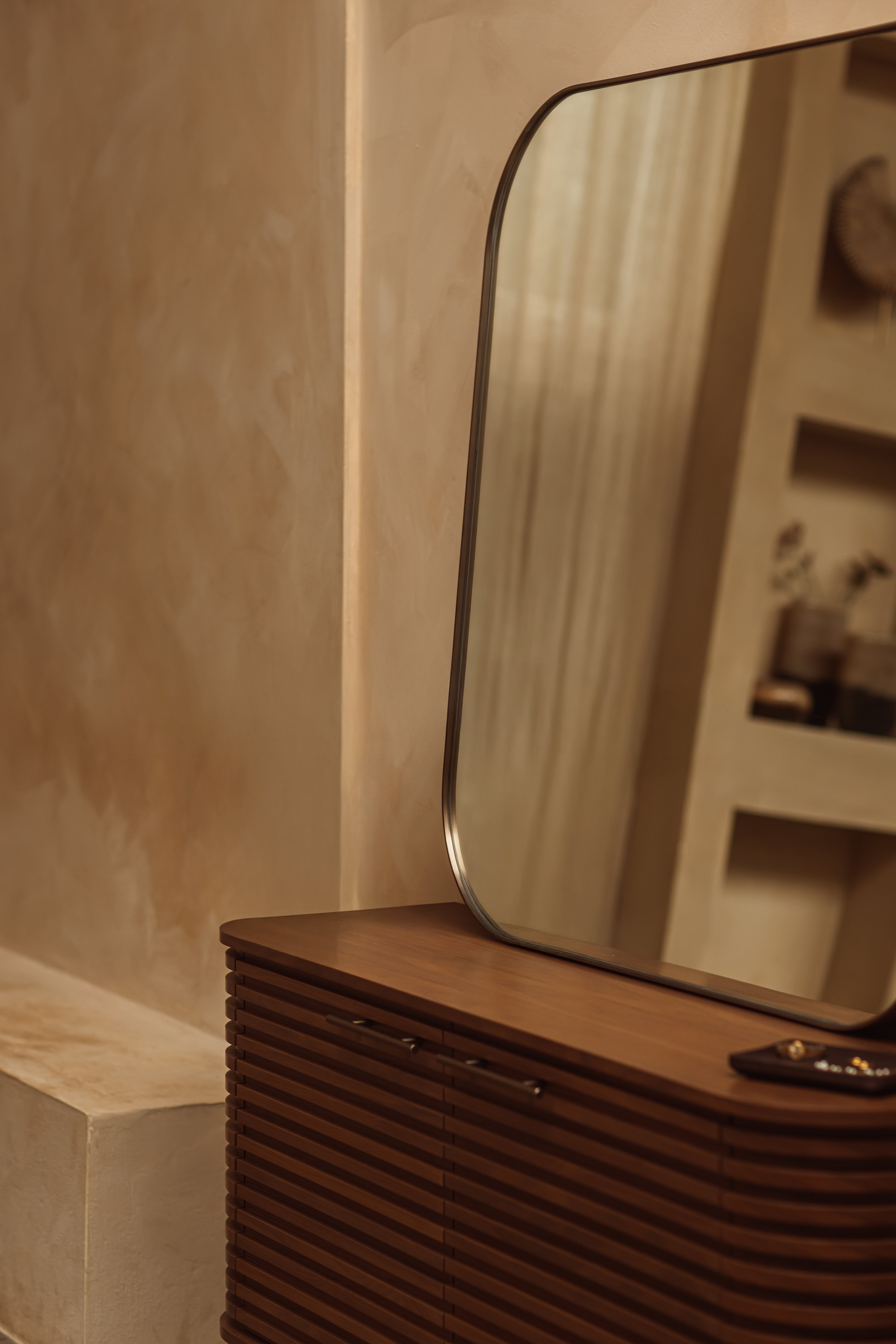 Vierkante spiegel met metalen rand