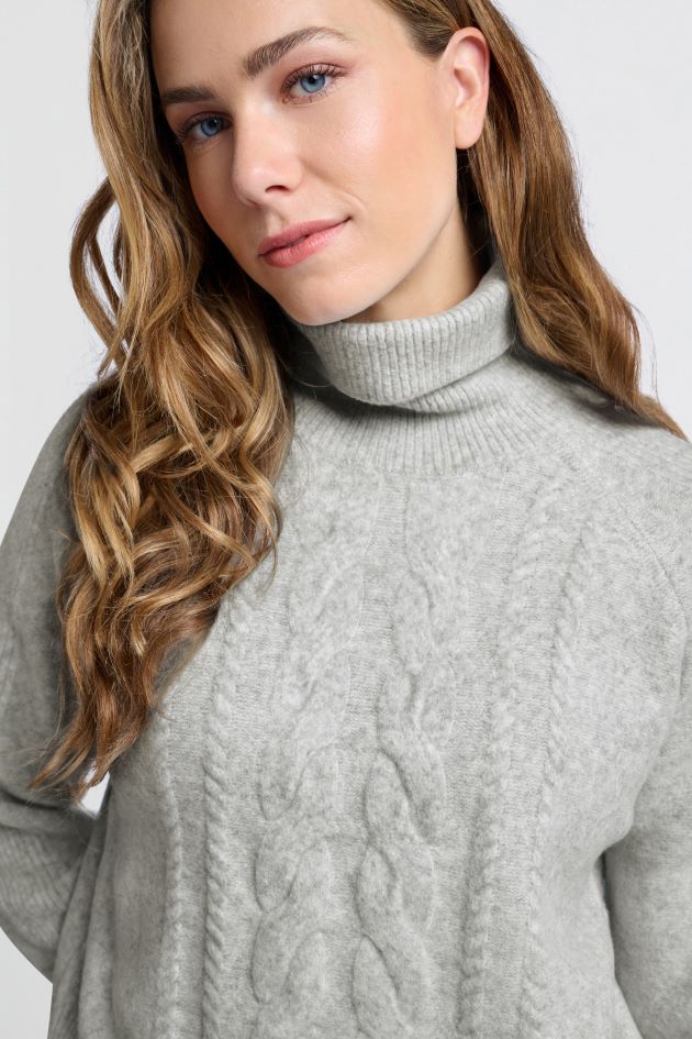 Turtleneck sweater with cable pattern and long sleeves