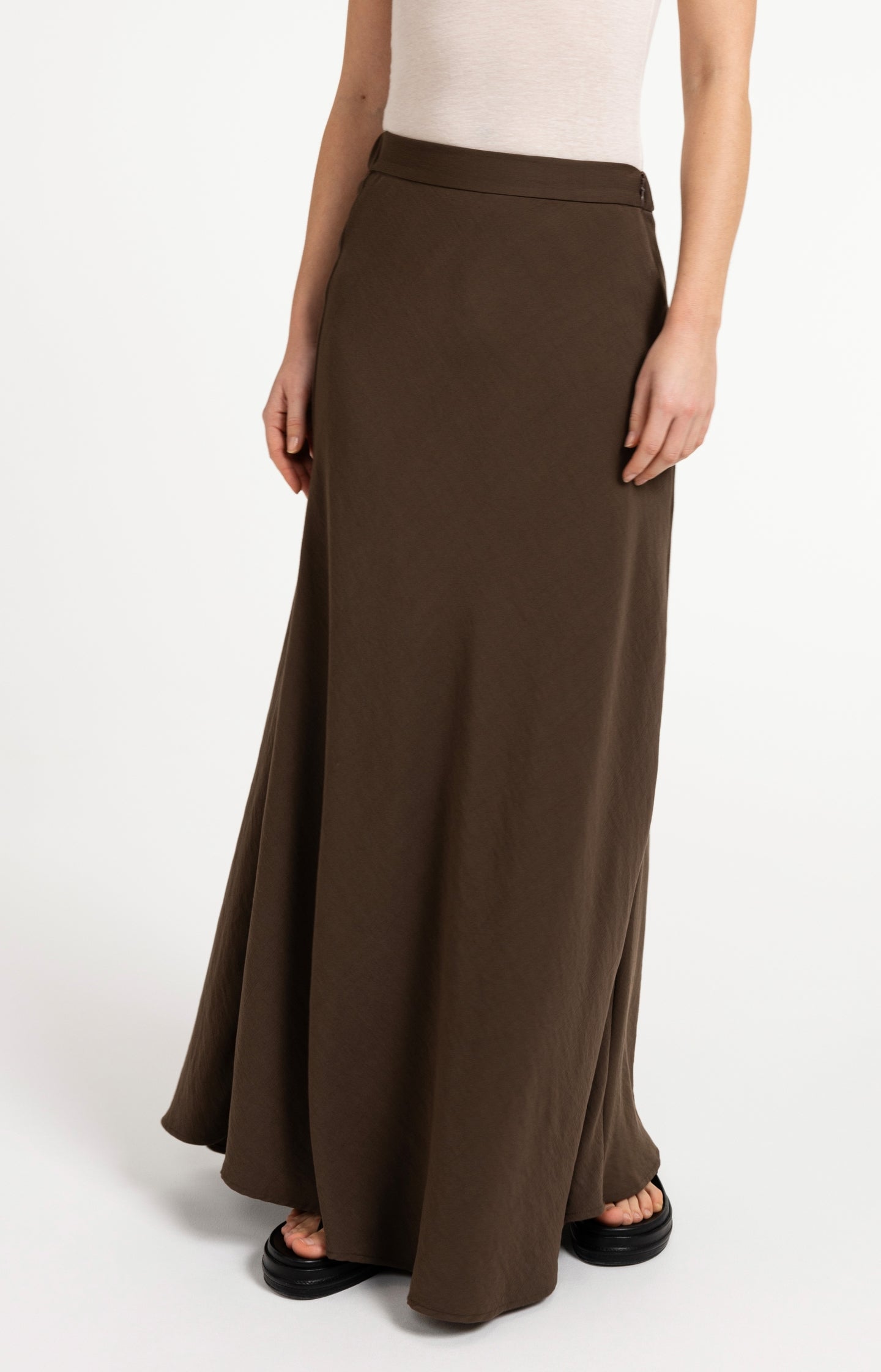 A-line maxi skirt with elastic waistband - Type: video