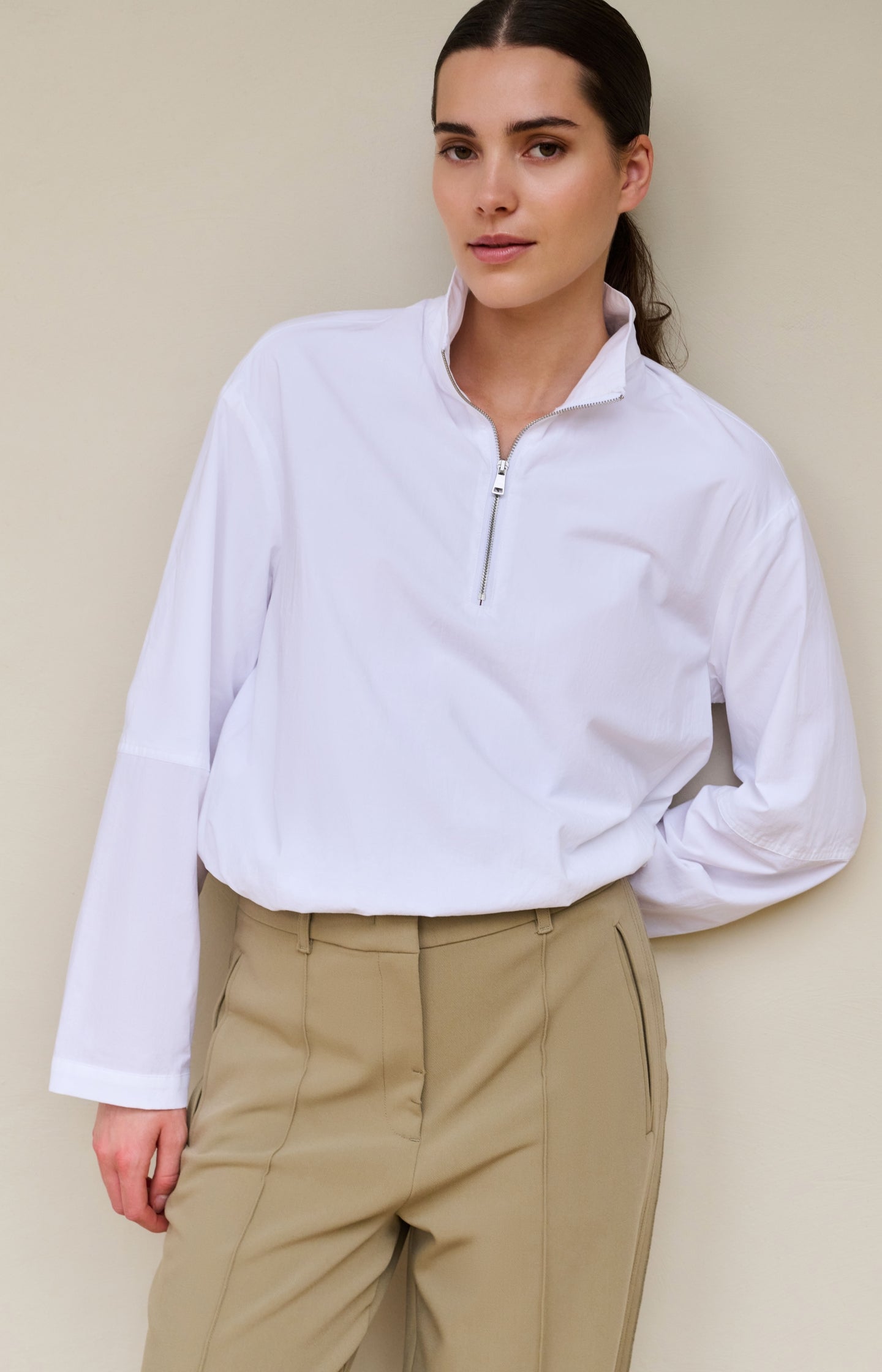 Balloon blouse with zipper and long sleeves