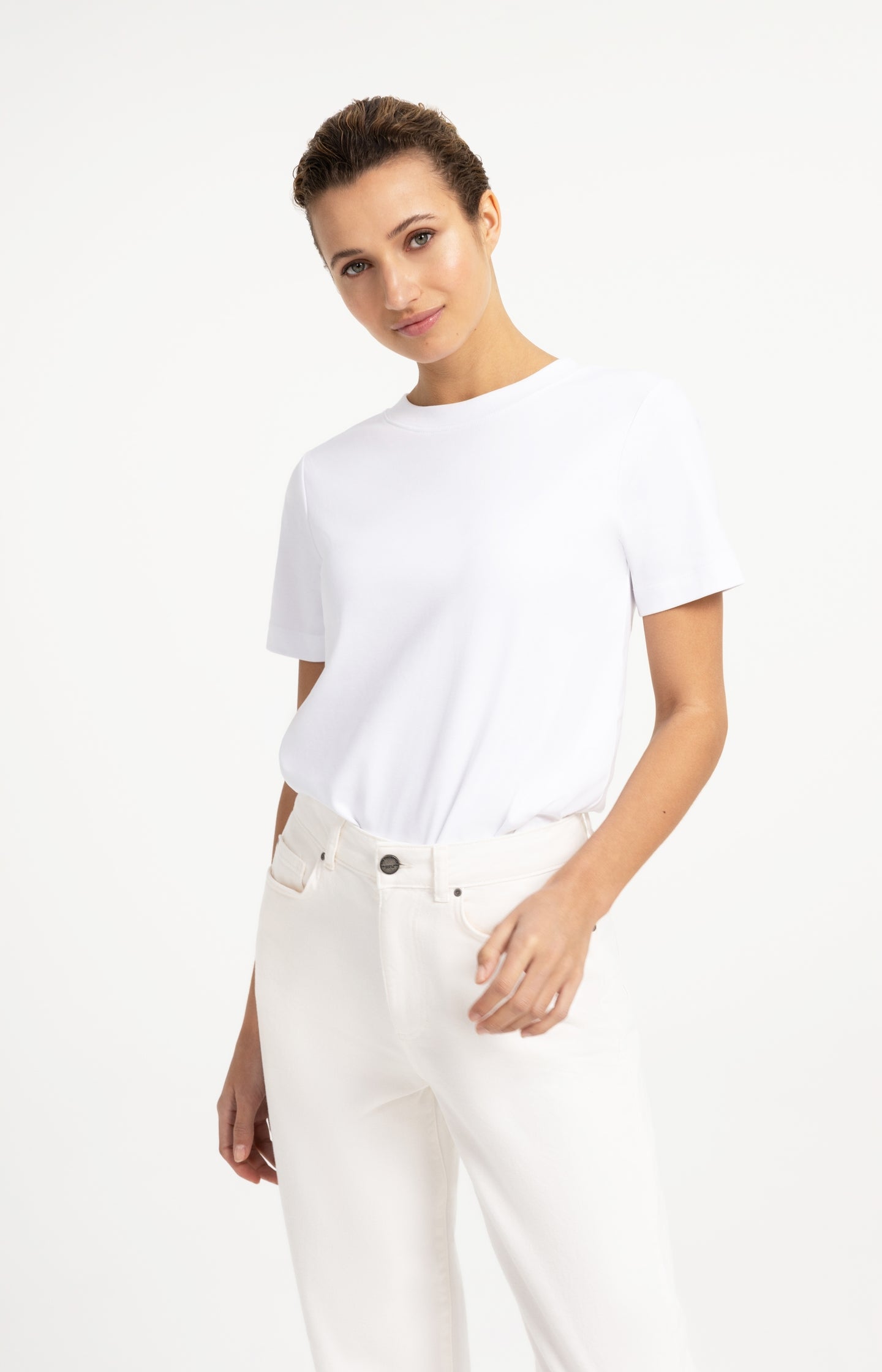 Barrel jeans in light wash - Type: lookbook