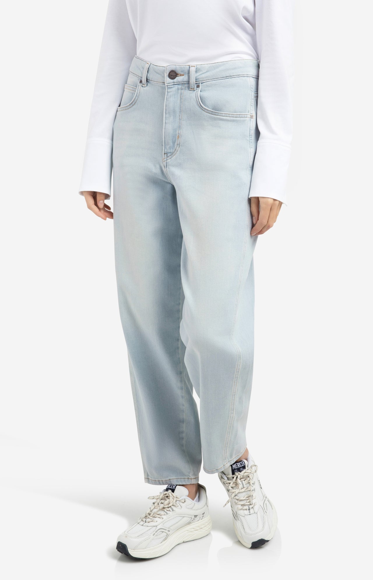 Barrel jeans in light washed denim
