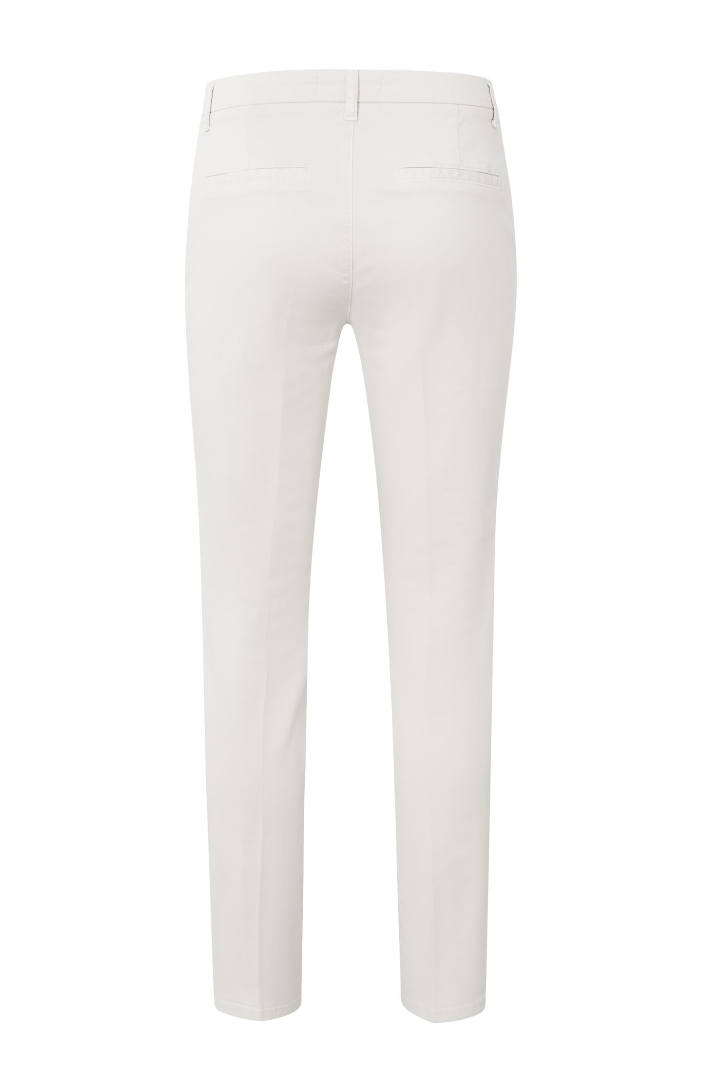 Basic chino with straight leg, side pockets and zip fly