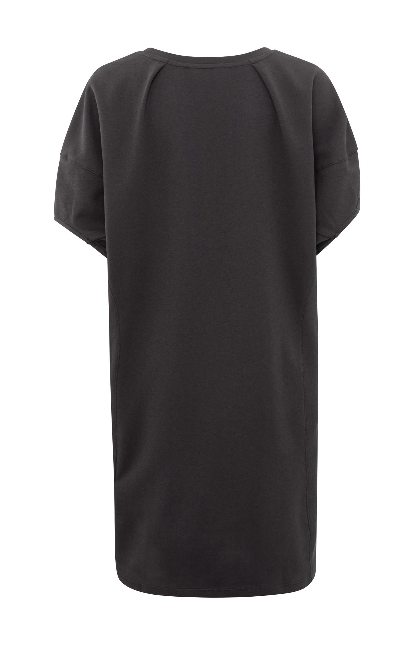 Black dress with short wide sleeves, round neck and pleats