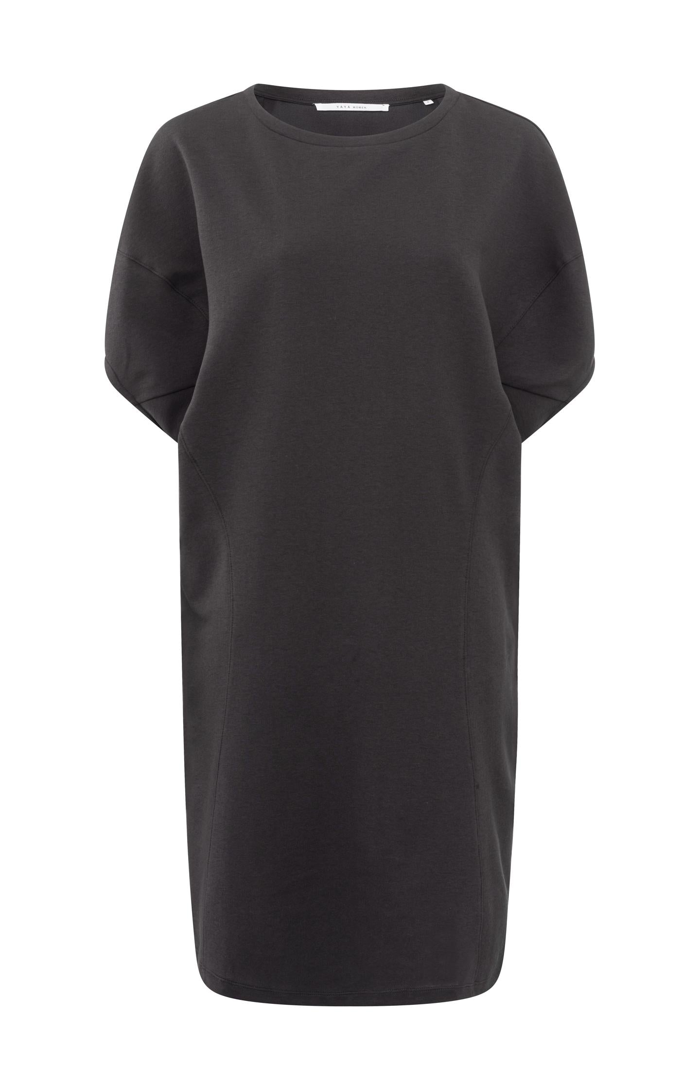 Black dress with short wide sleeves, round neck and pleats - Type: product