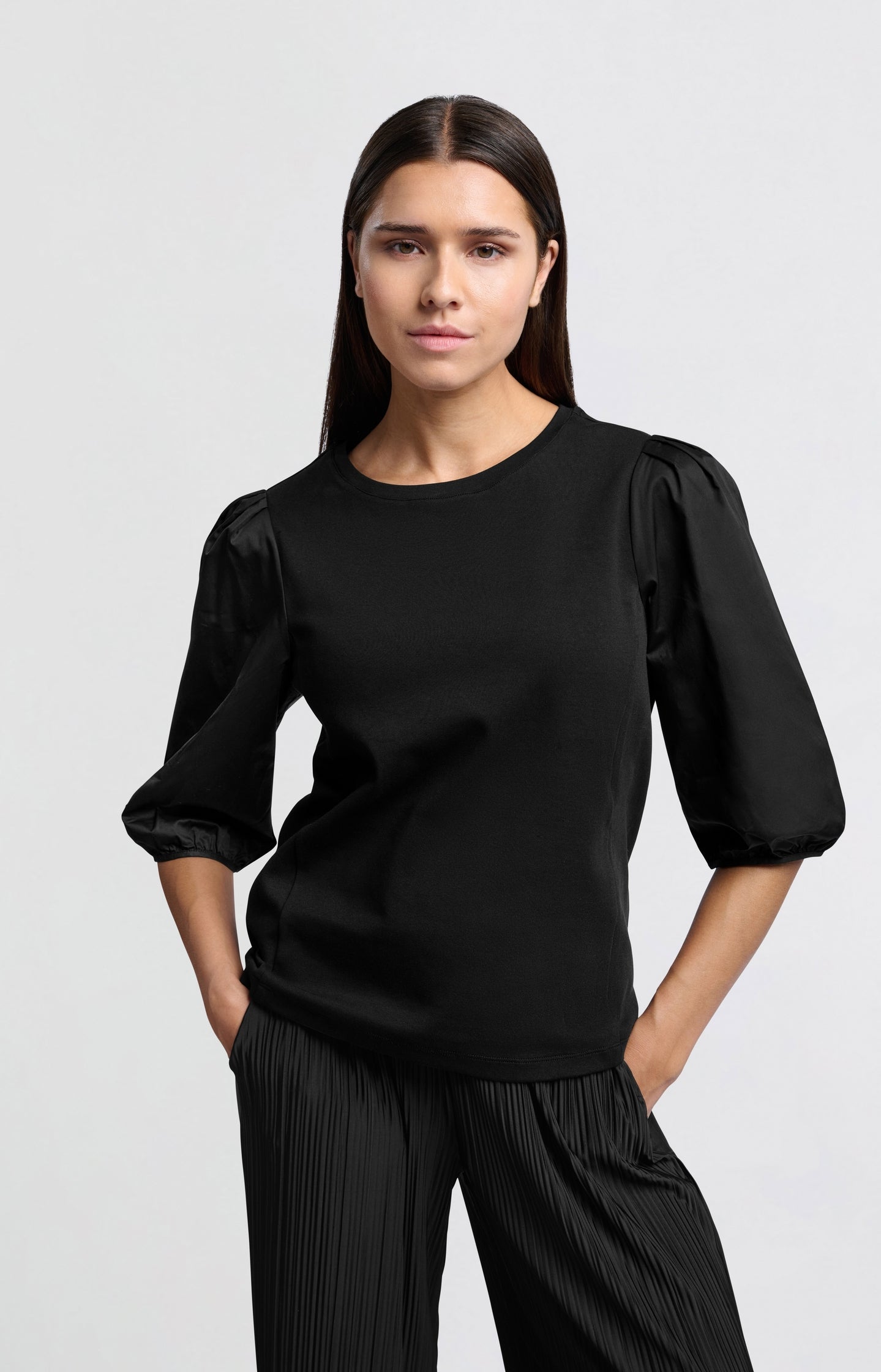 Black jersey top with puffed sleeves - Type: lookbook