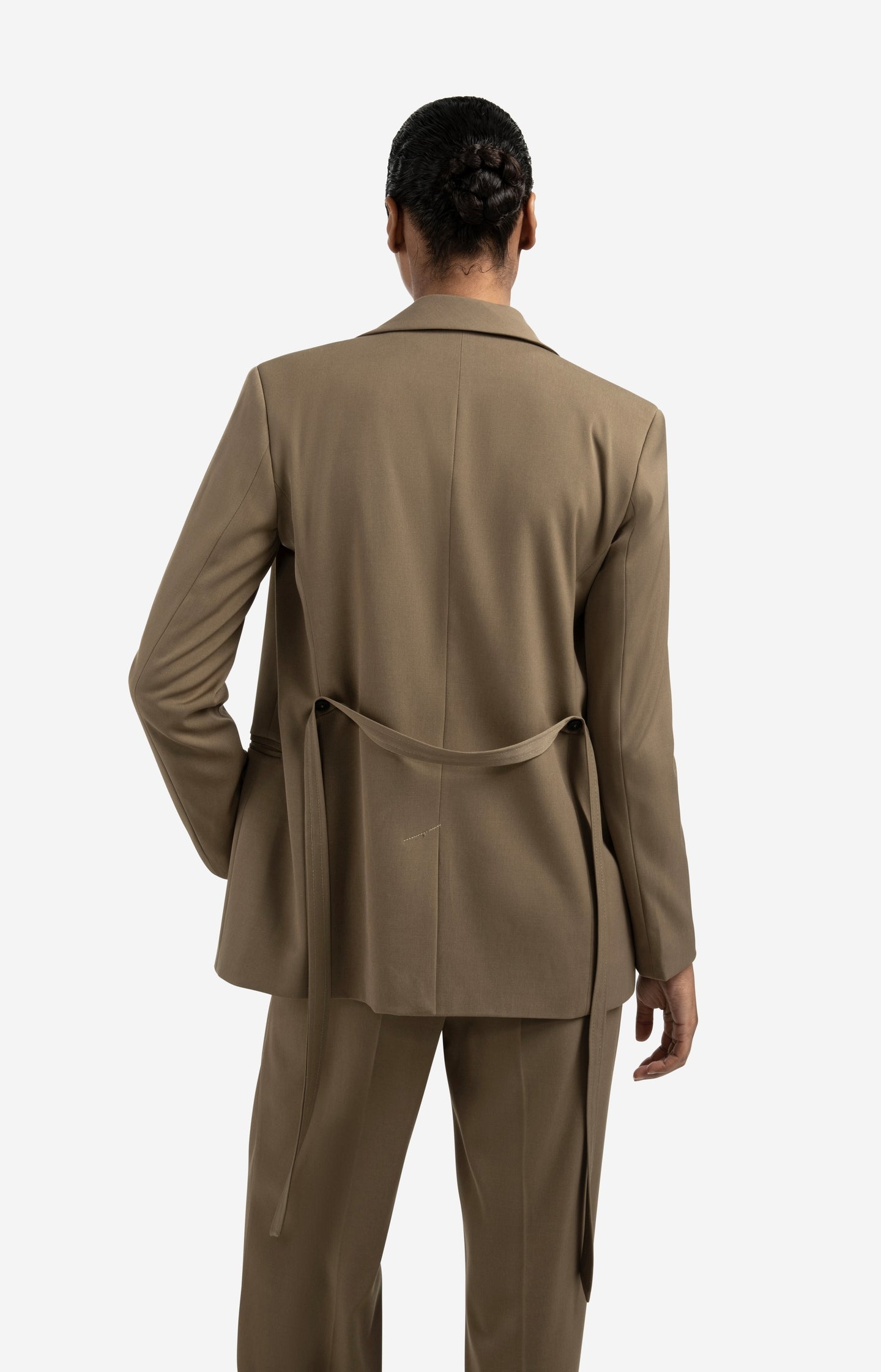 Blazer with belt and double-breasted closure