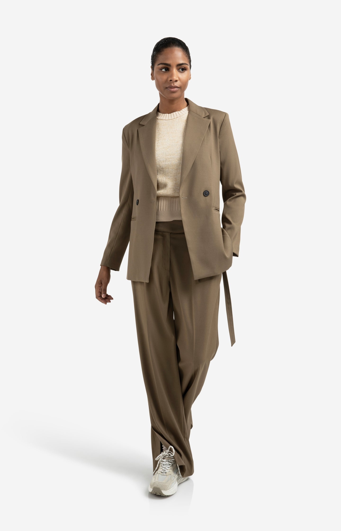 Blazer with belt and double-breasted closure