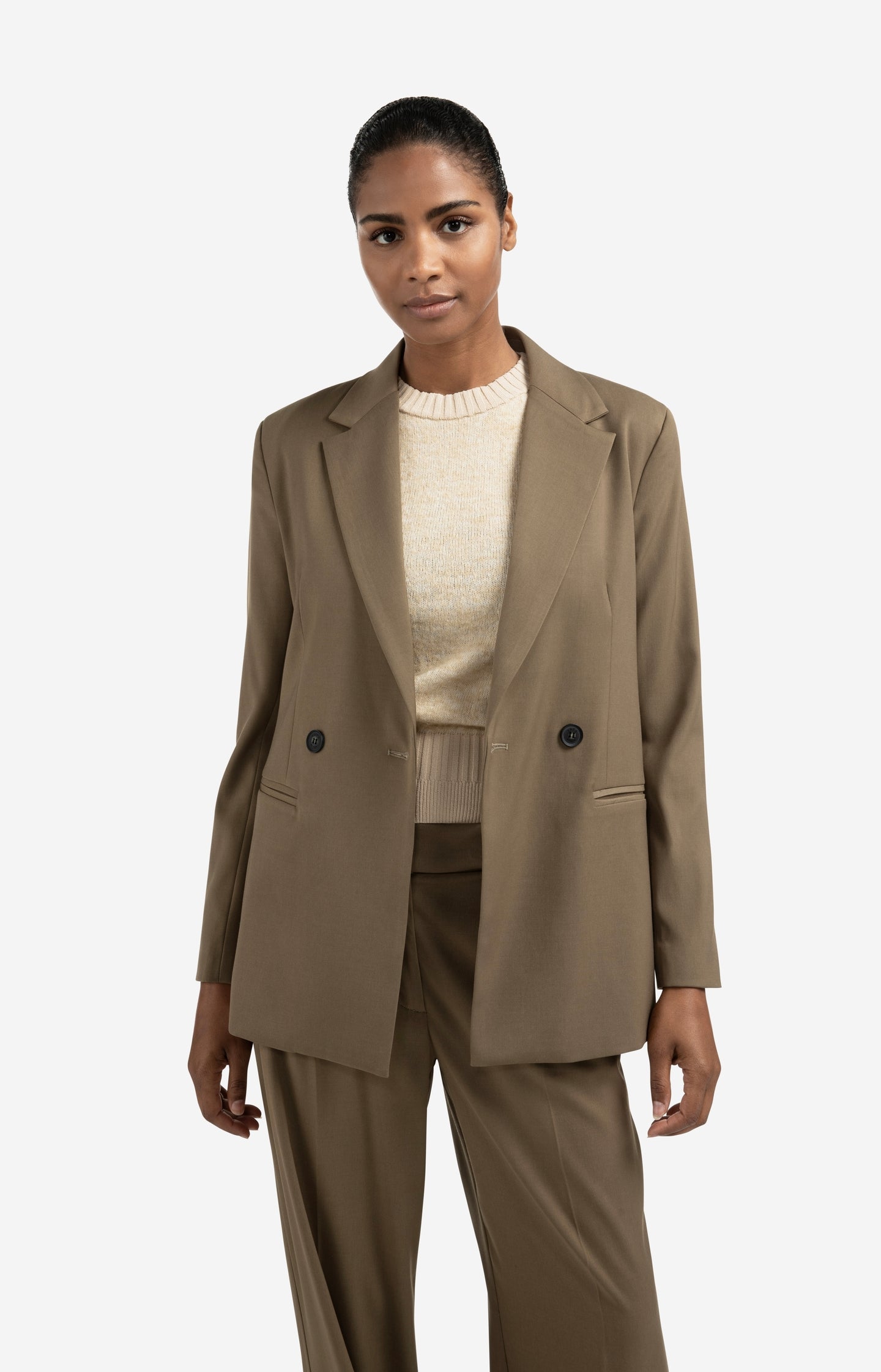 Blazer with belt and double-breasted closure