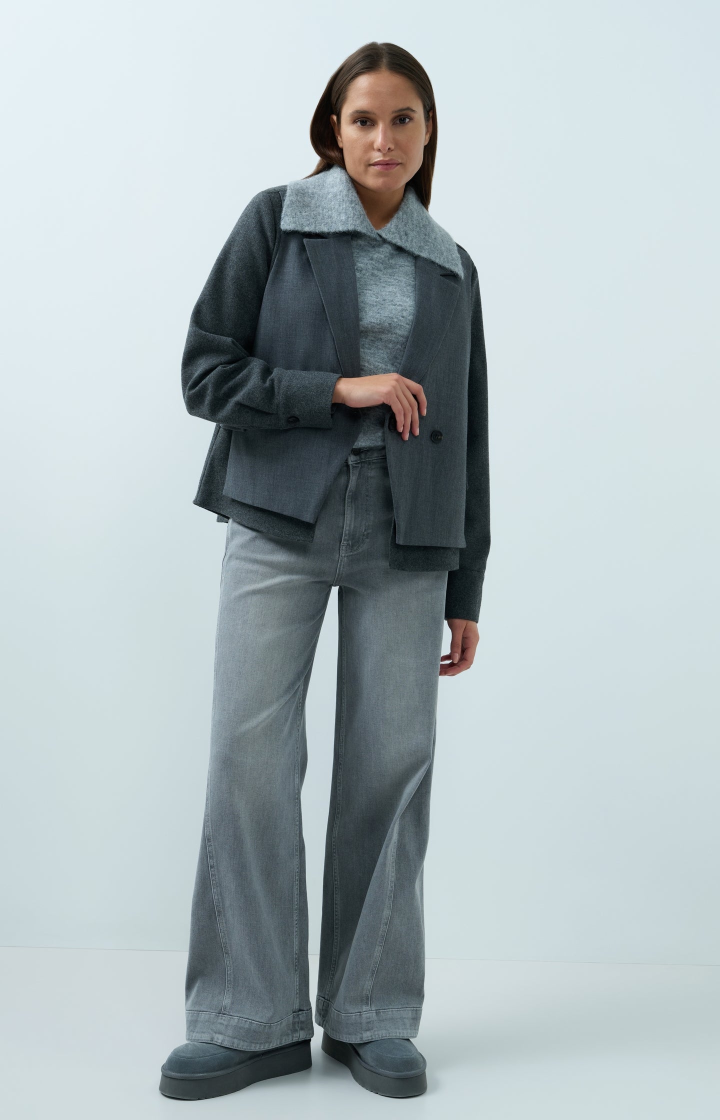 Blazer with contrast fabric and loose fit
