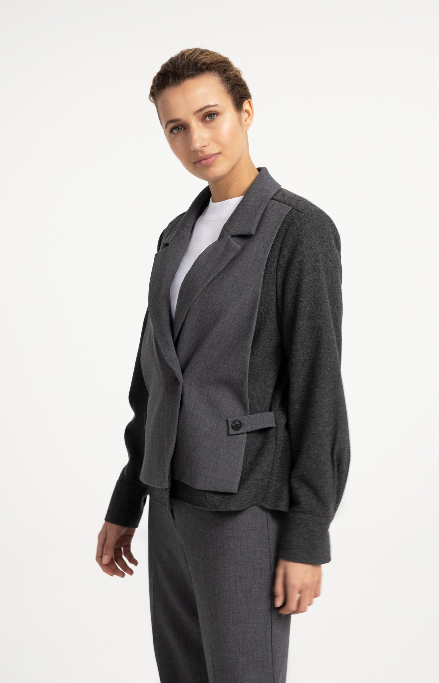 Blazer with contrast fabric and loose fit