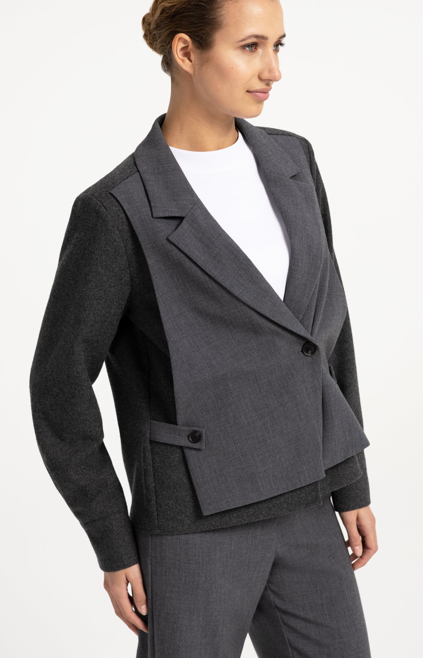 Blazer with contrast fabric and loose fit