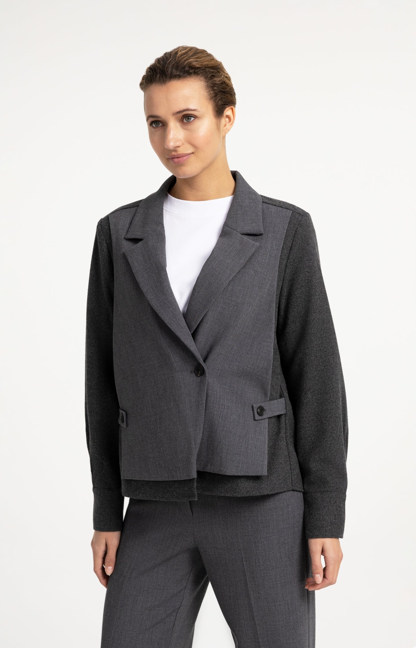 Blazer with contrast fabric and loose fit