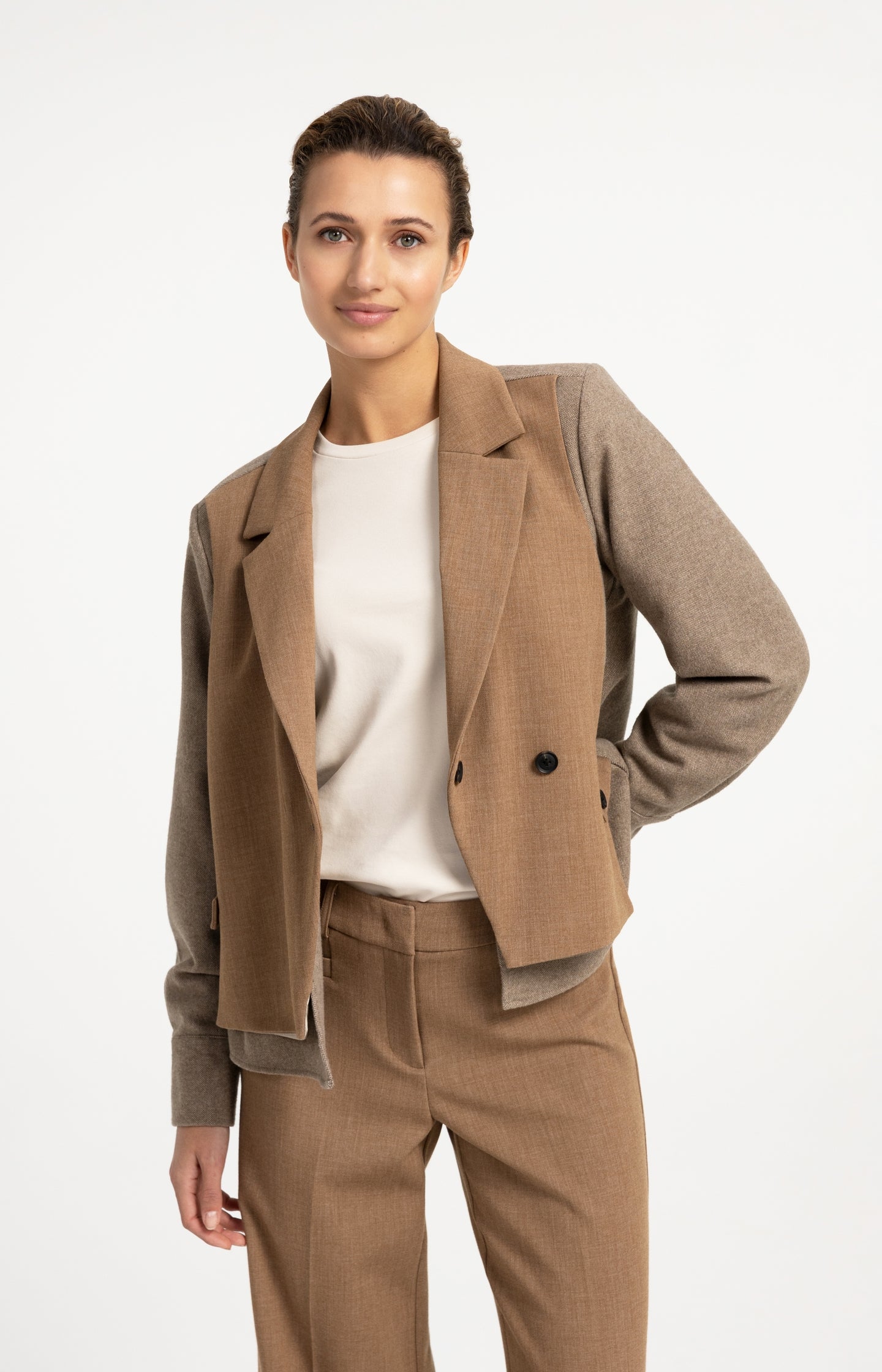 Blazer with contrast fabric and loose fit