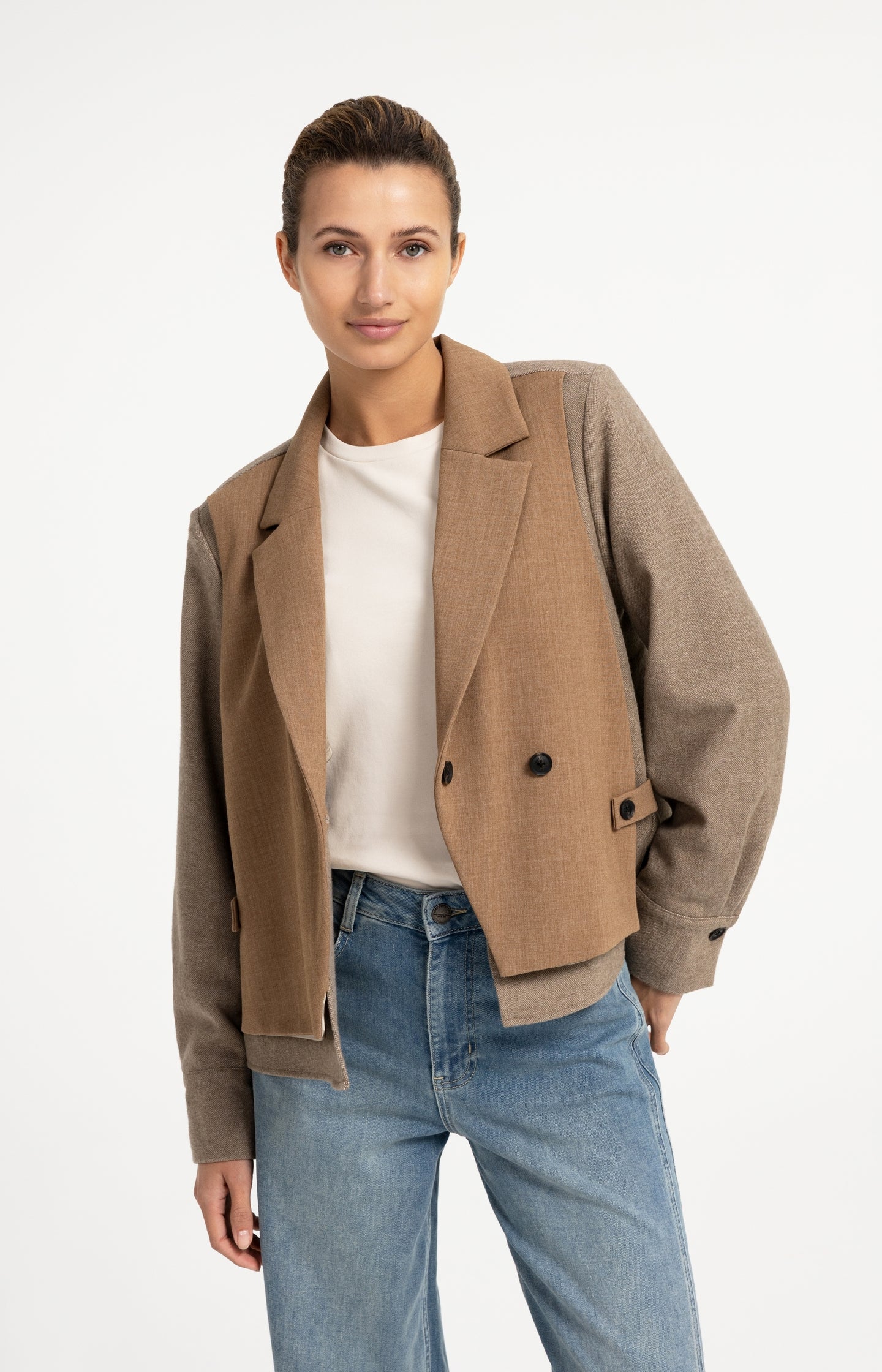 Blazer with contrast fabric and loose fit