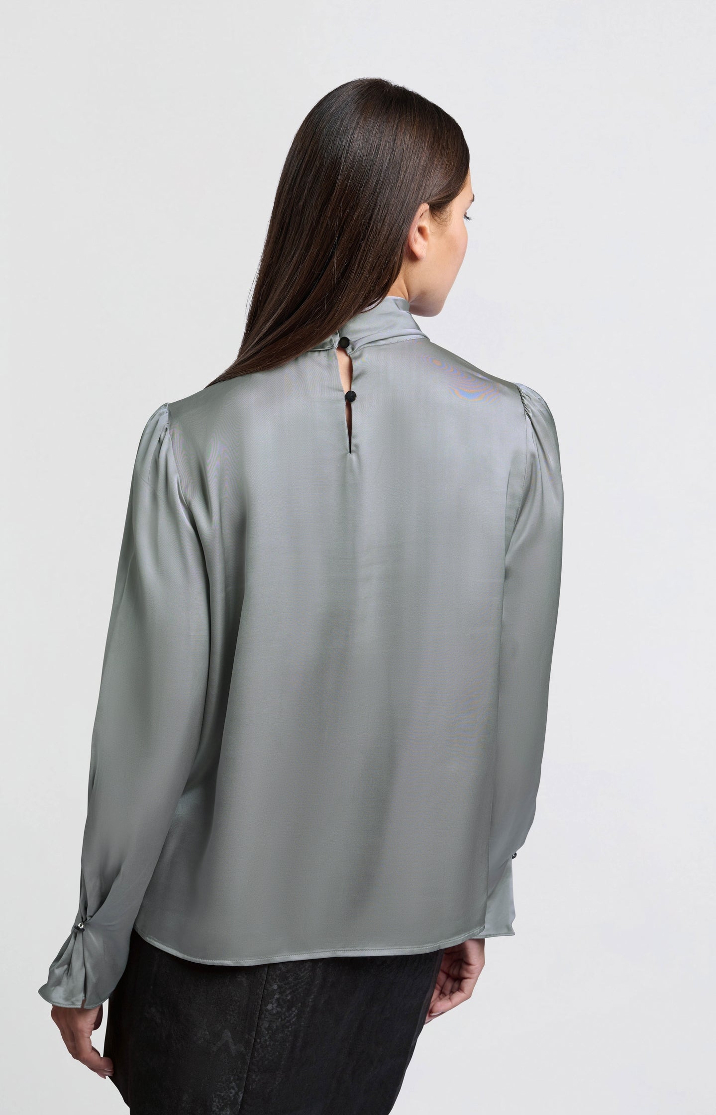 Blouse with pleats and turtleneck