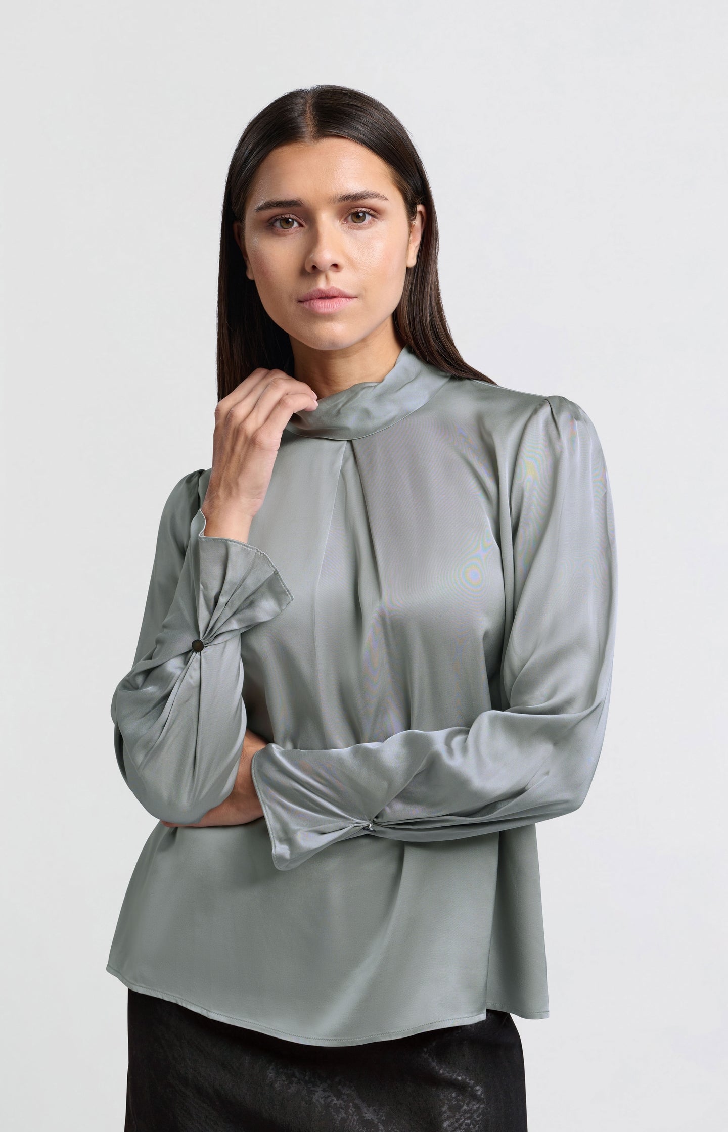 Blouse with pleats and turtleneck