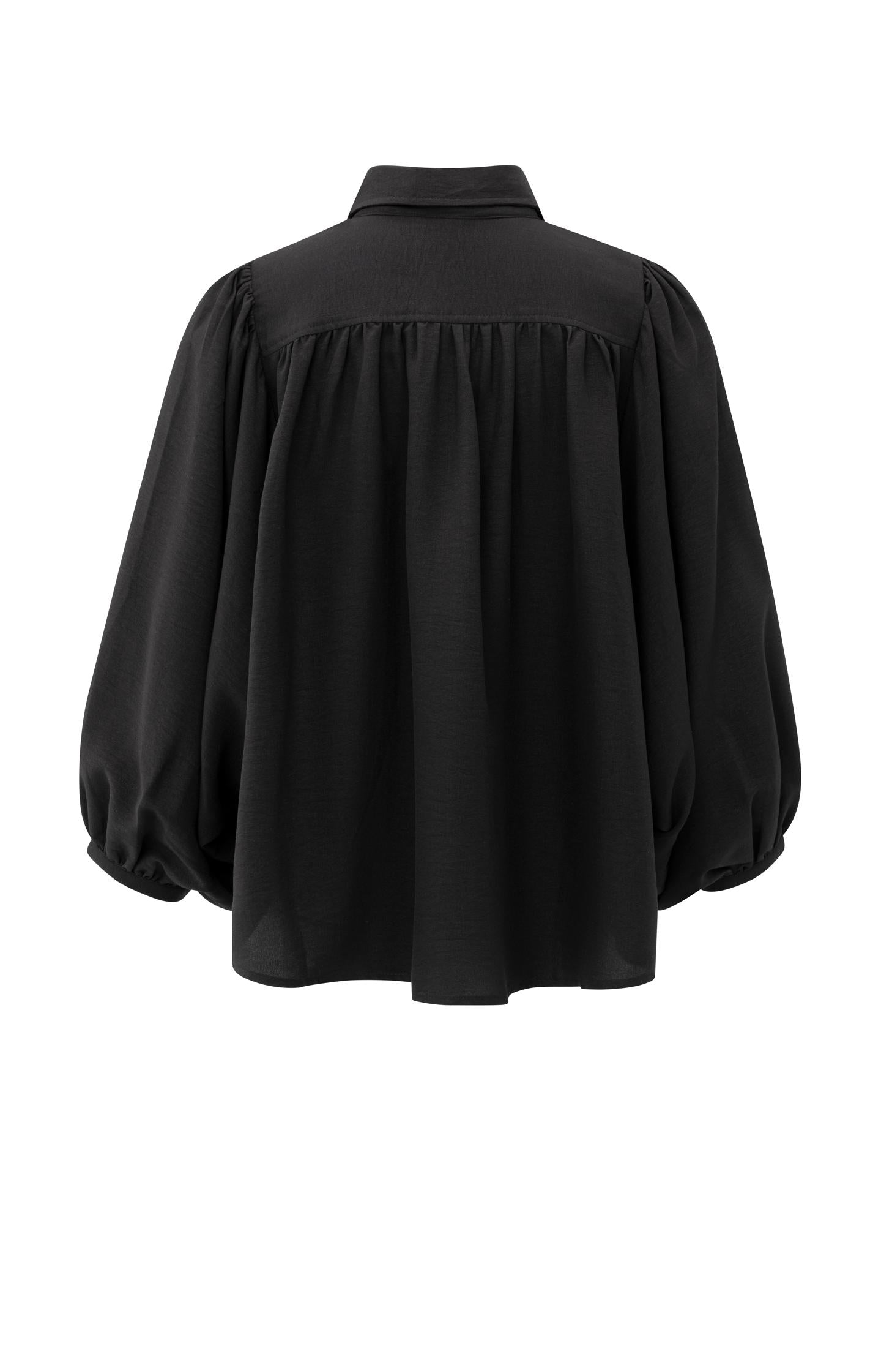 Blouse with balloon sleeves and pleats