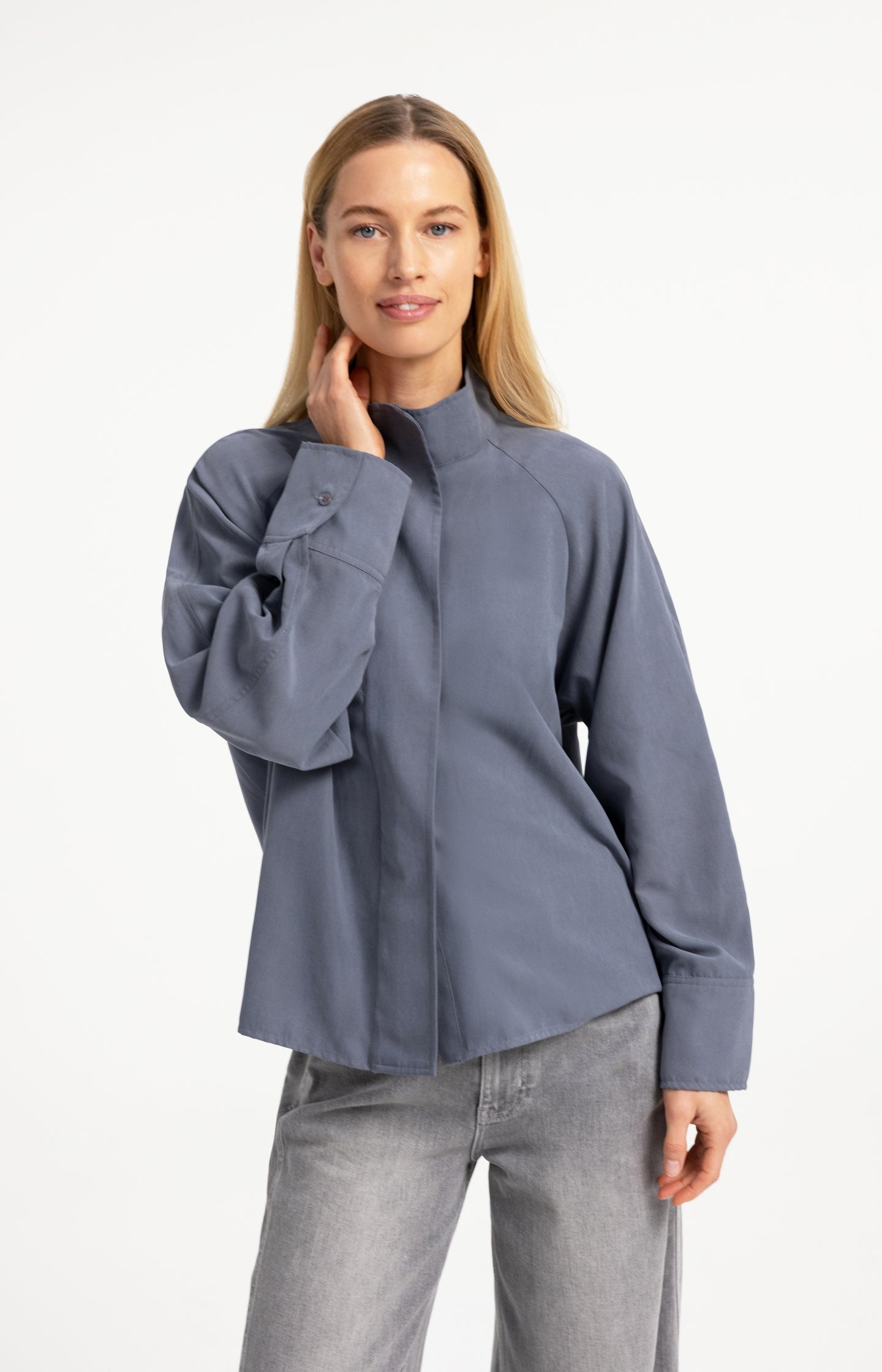 Blouse with high neck and raglan sleeves - Type: lookbook