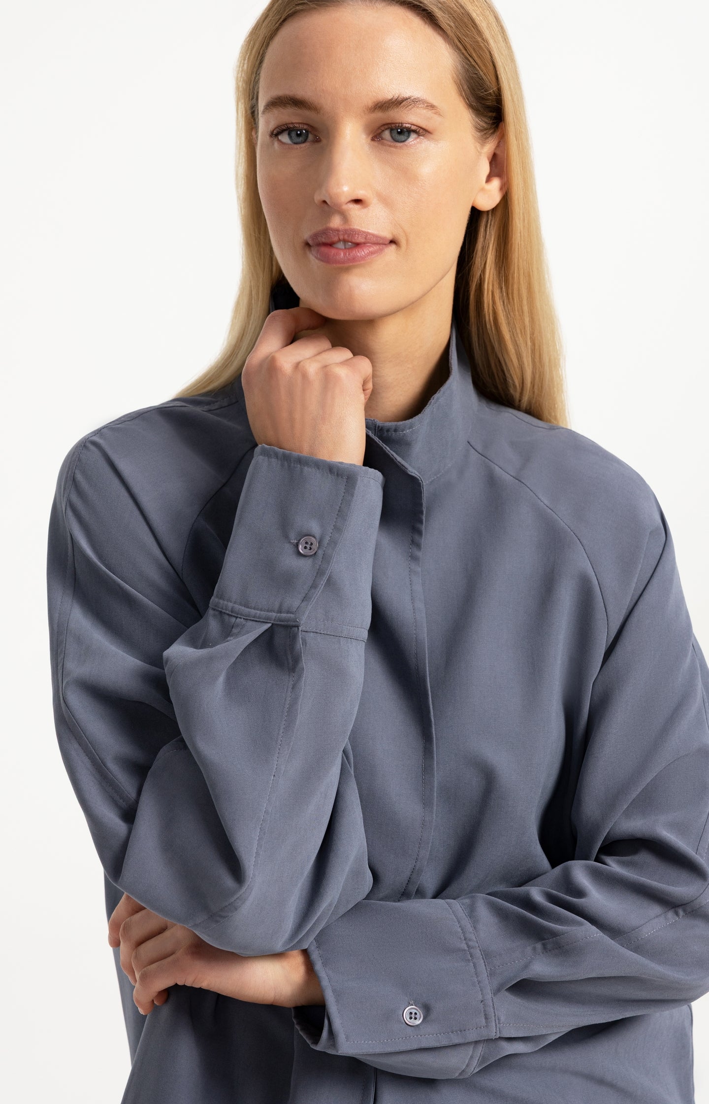 Blouse with high neck and raglan sleeves - Type: lookbook