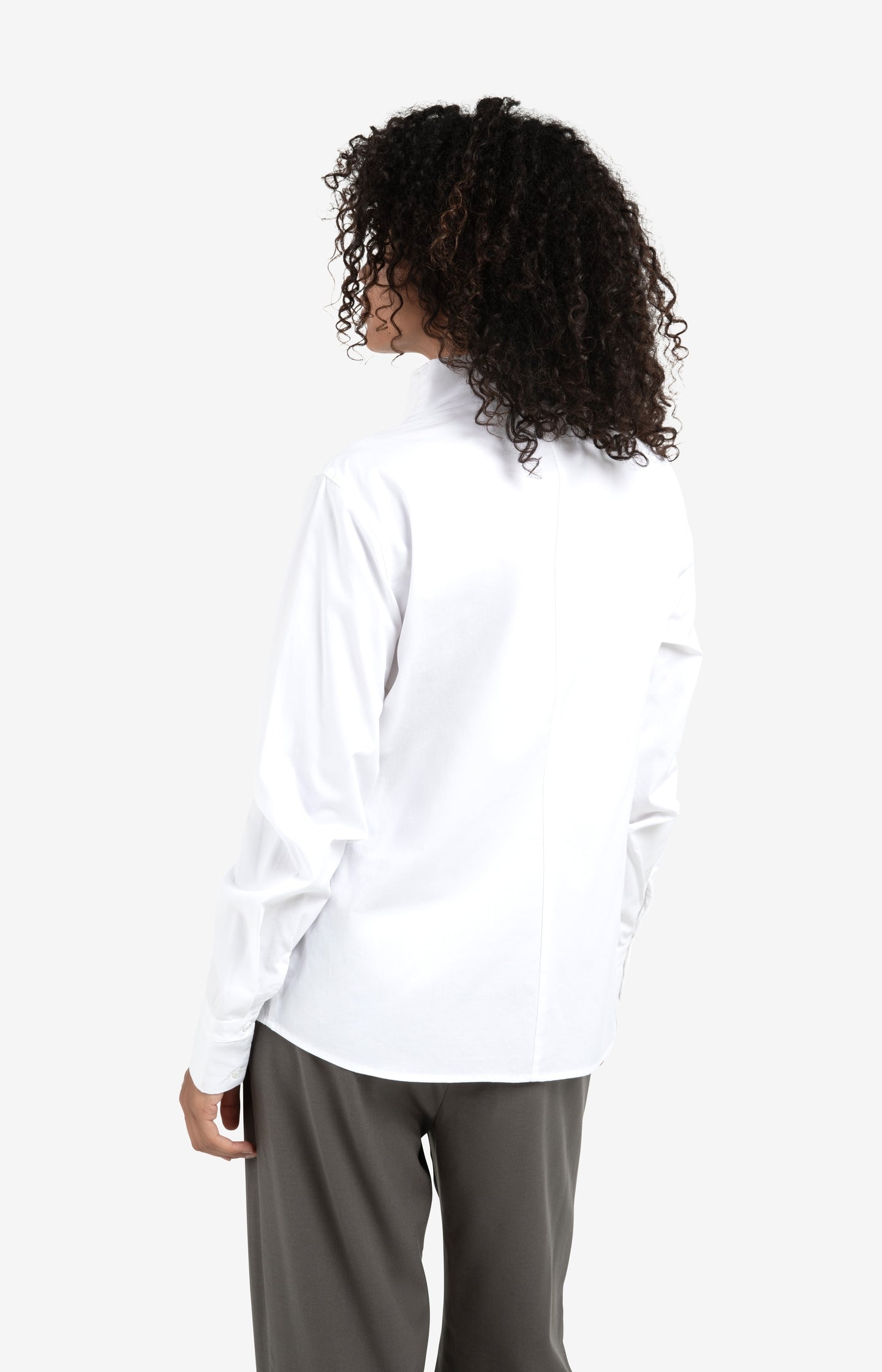 Blouse with high V-neck collar and cuffs