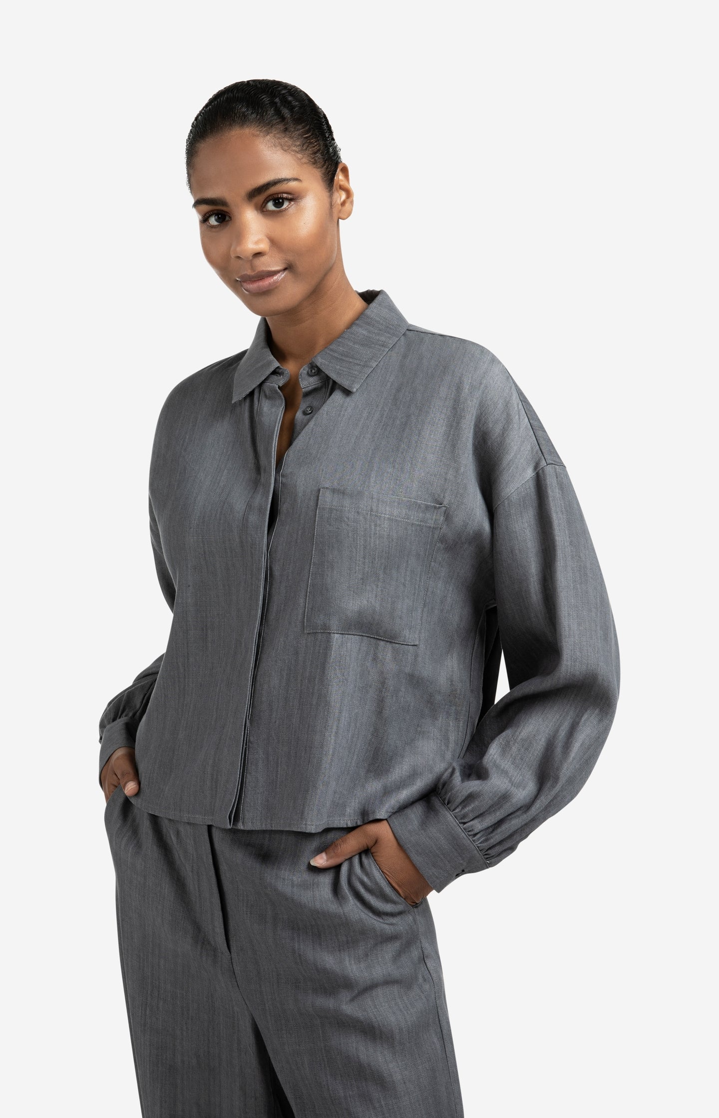 Blouse with long sleeves and chest pocket
