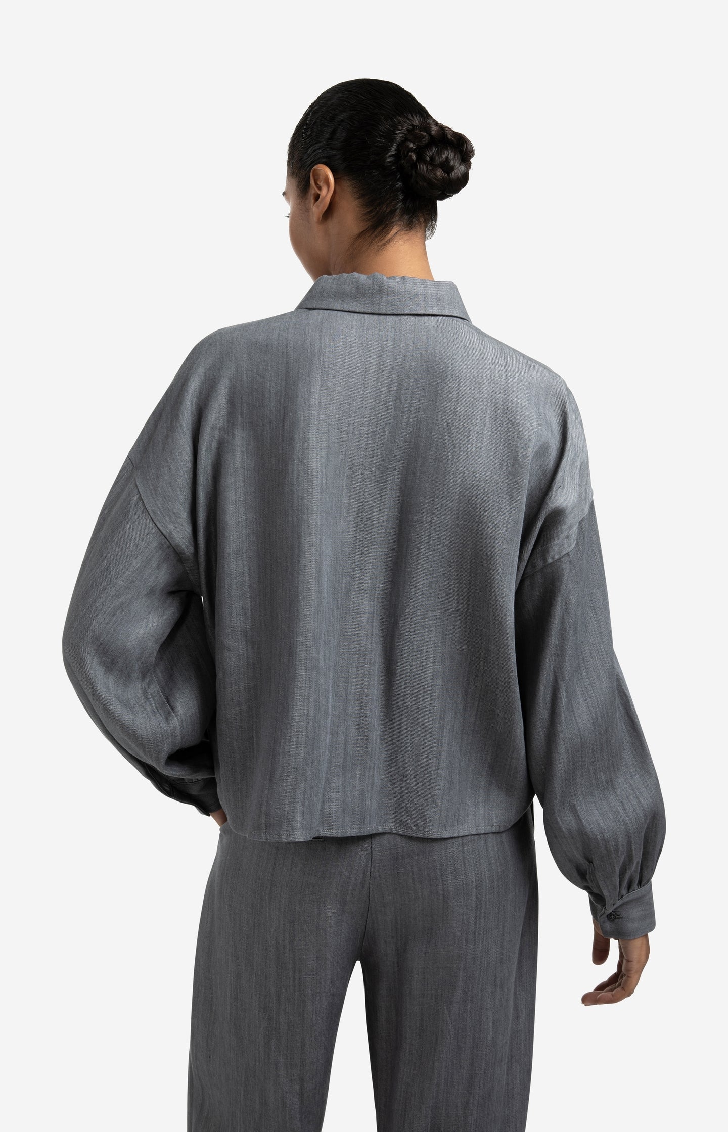 Blouse with long sleeves and chest pocket