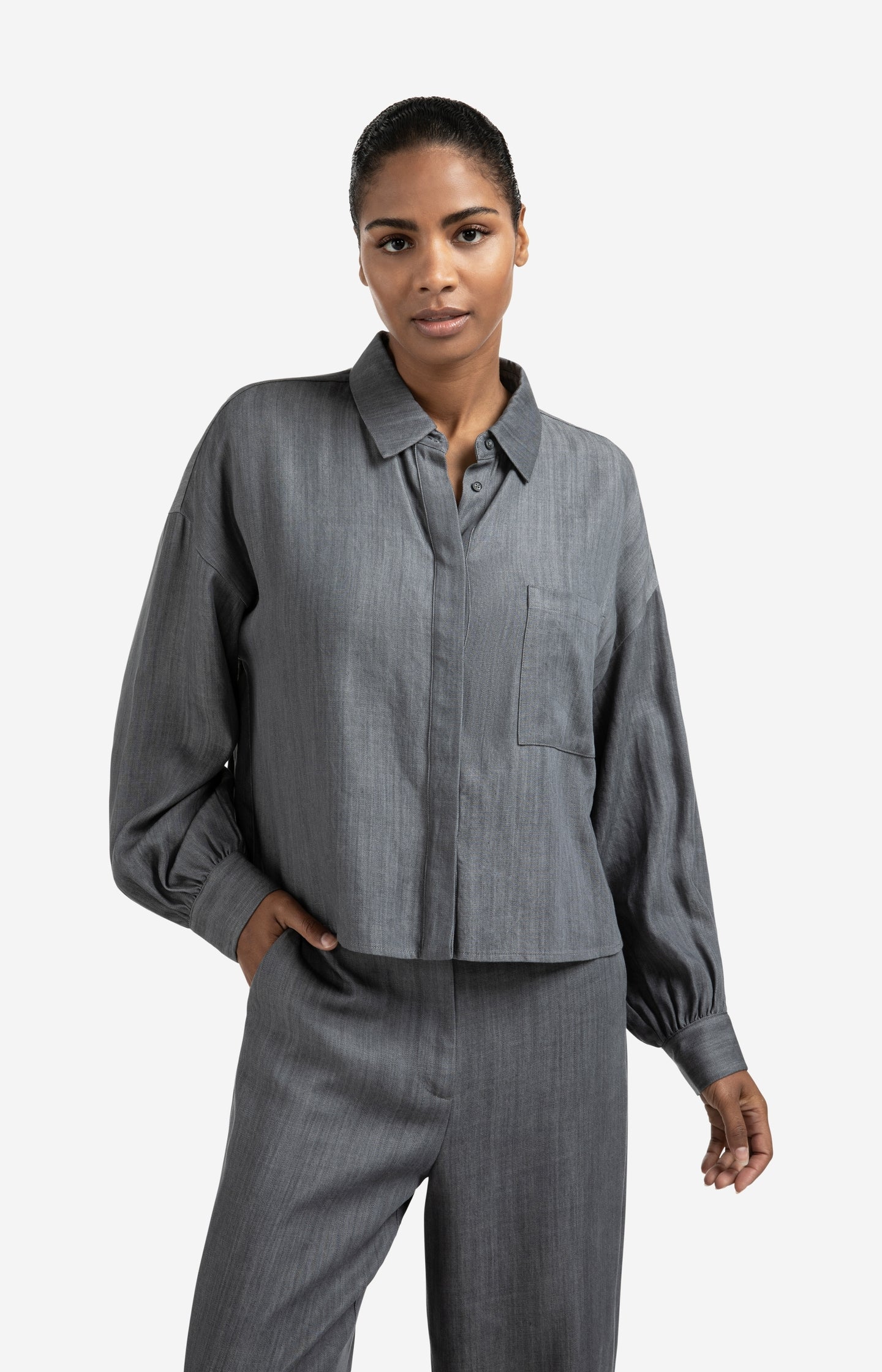 Blouse with long sleeves and chest pocket