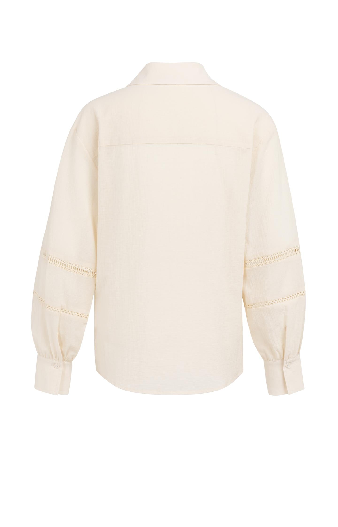Blouse with long sleeves and lace details