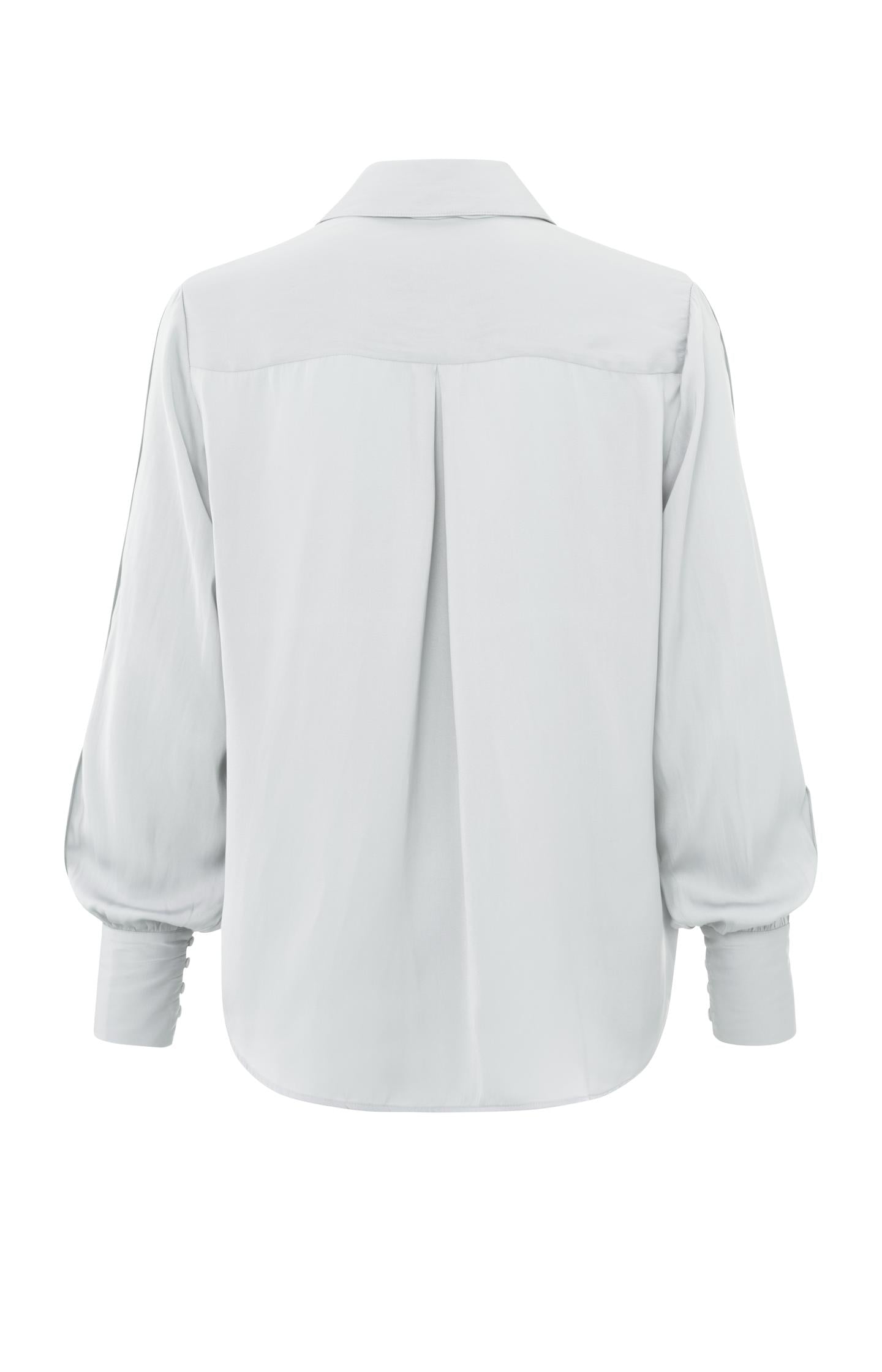 Blouse with long sleeves, classic collar and pleat details