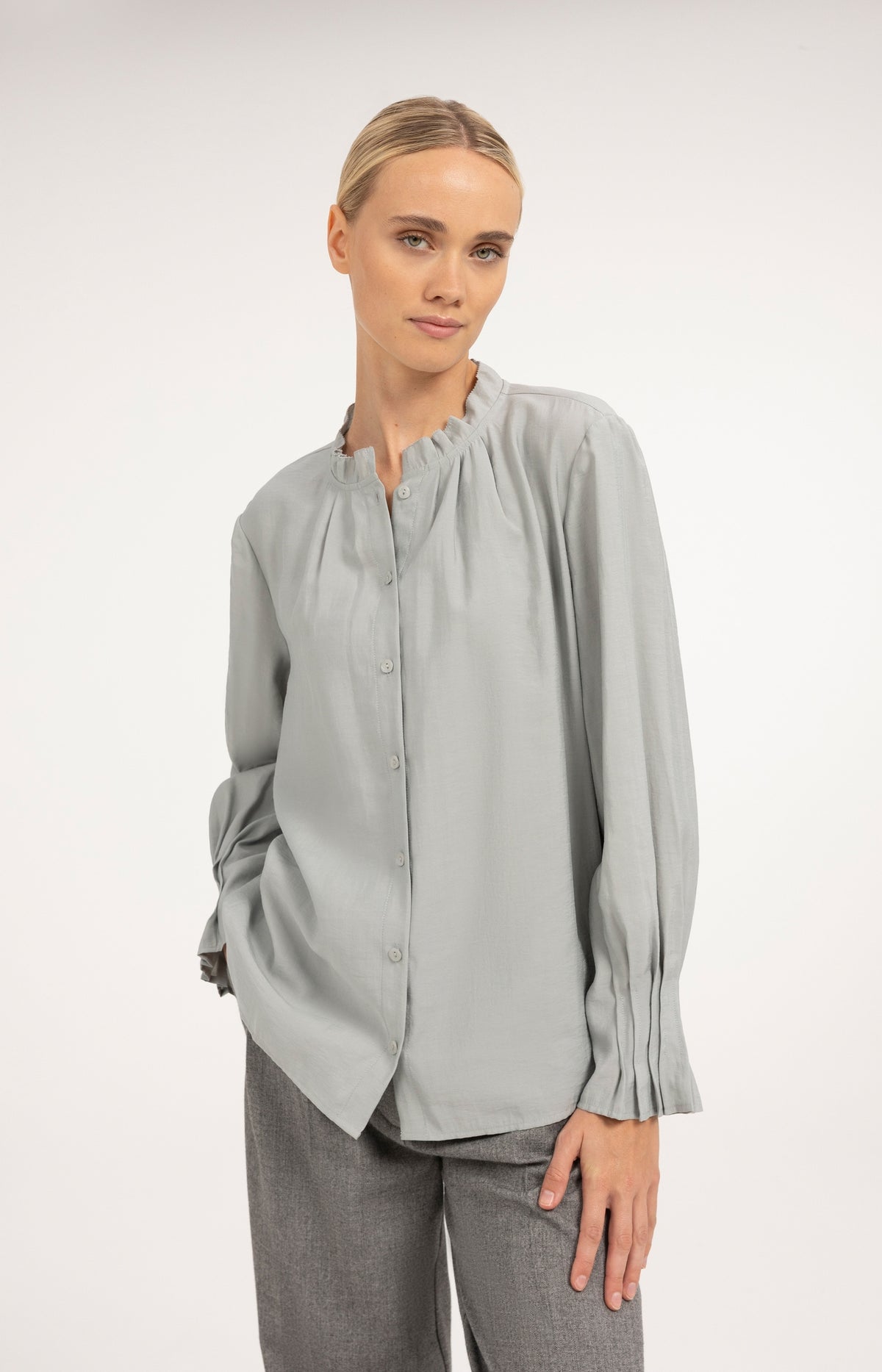 Blouse with pleated collar and cuffs - Illusions Gray